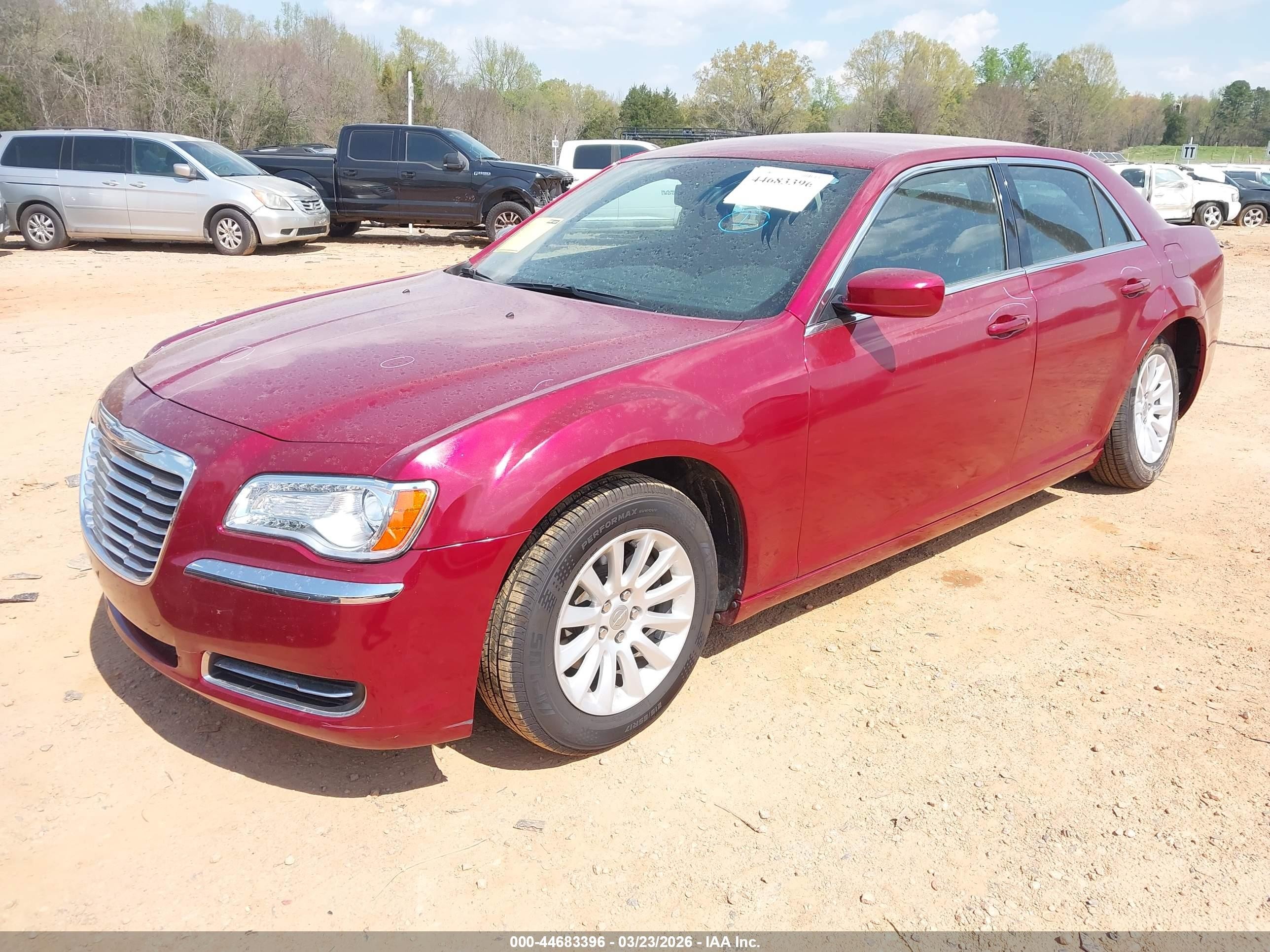 2014 Chrysler 300   Red vin: 2C3CCAAG5EH220960