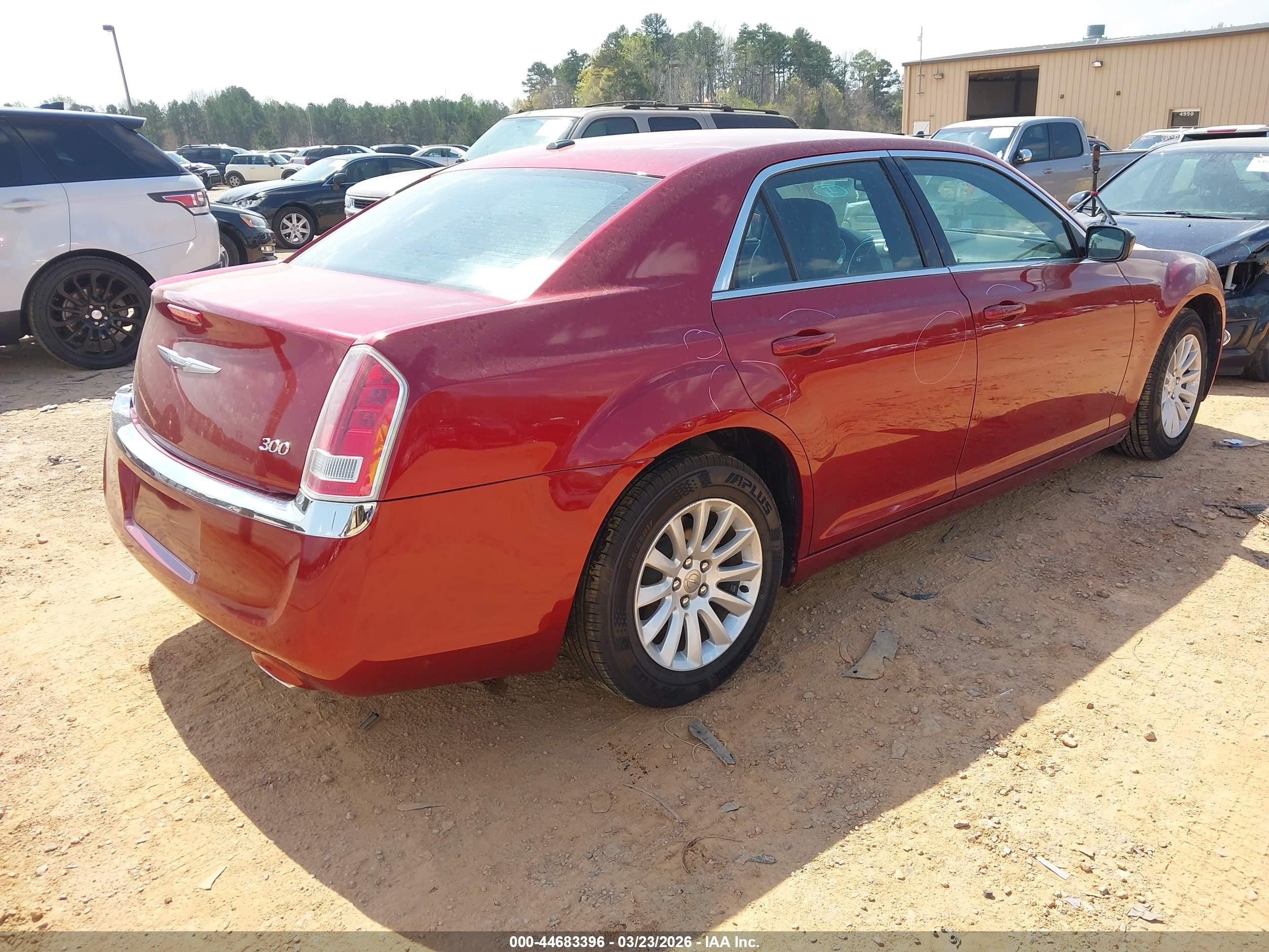 2014 Chrysler 300   Red vin: 2C3CCAAG5EH220960
