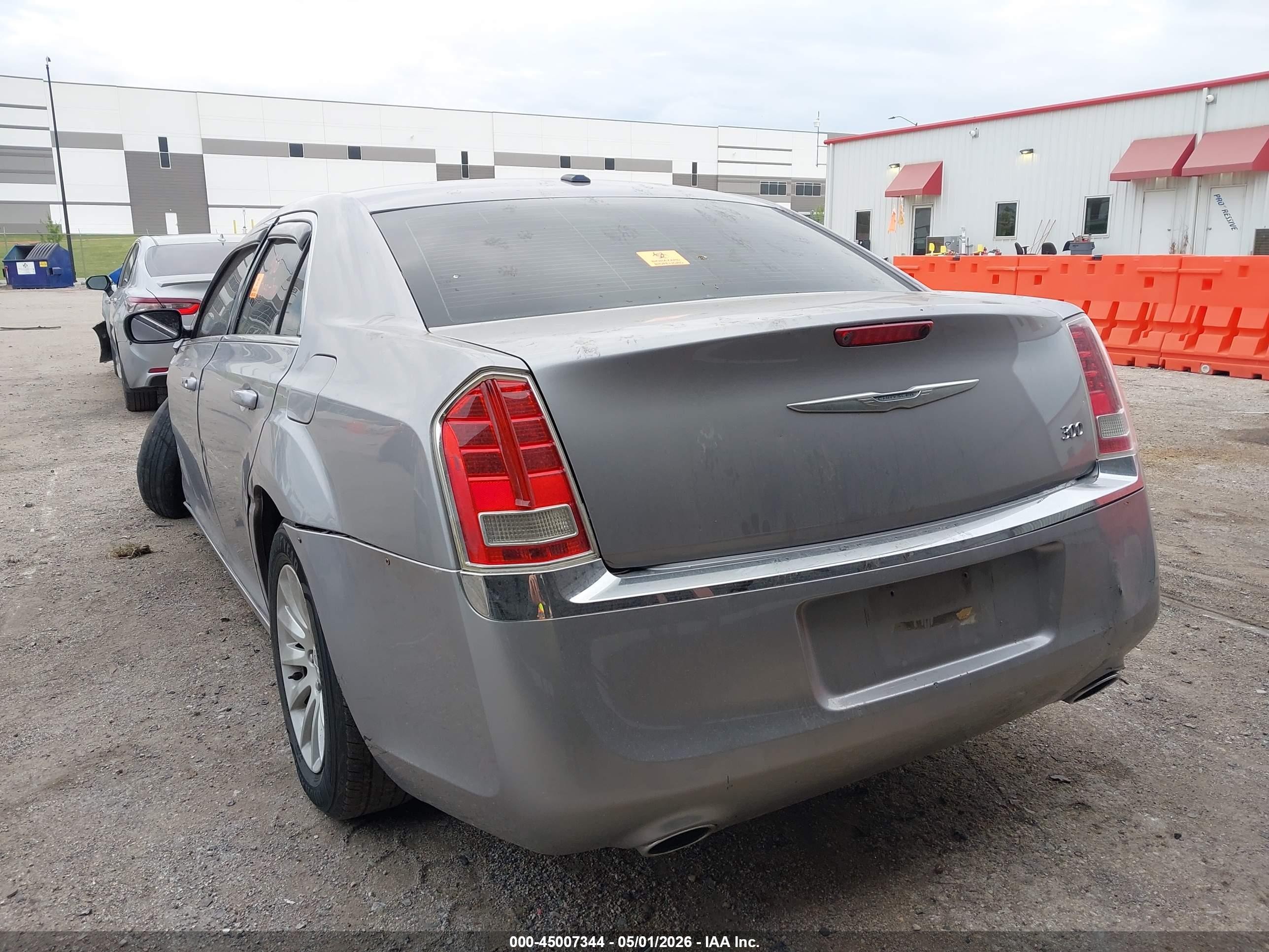 2014 Chrysler 300 Silver vin: 2C3CCAAG5EH377565