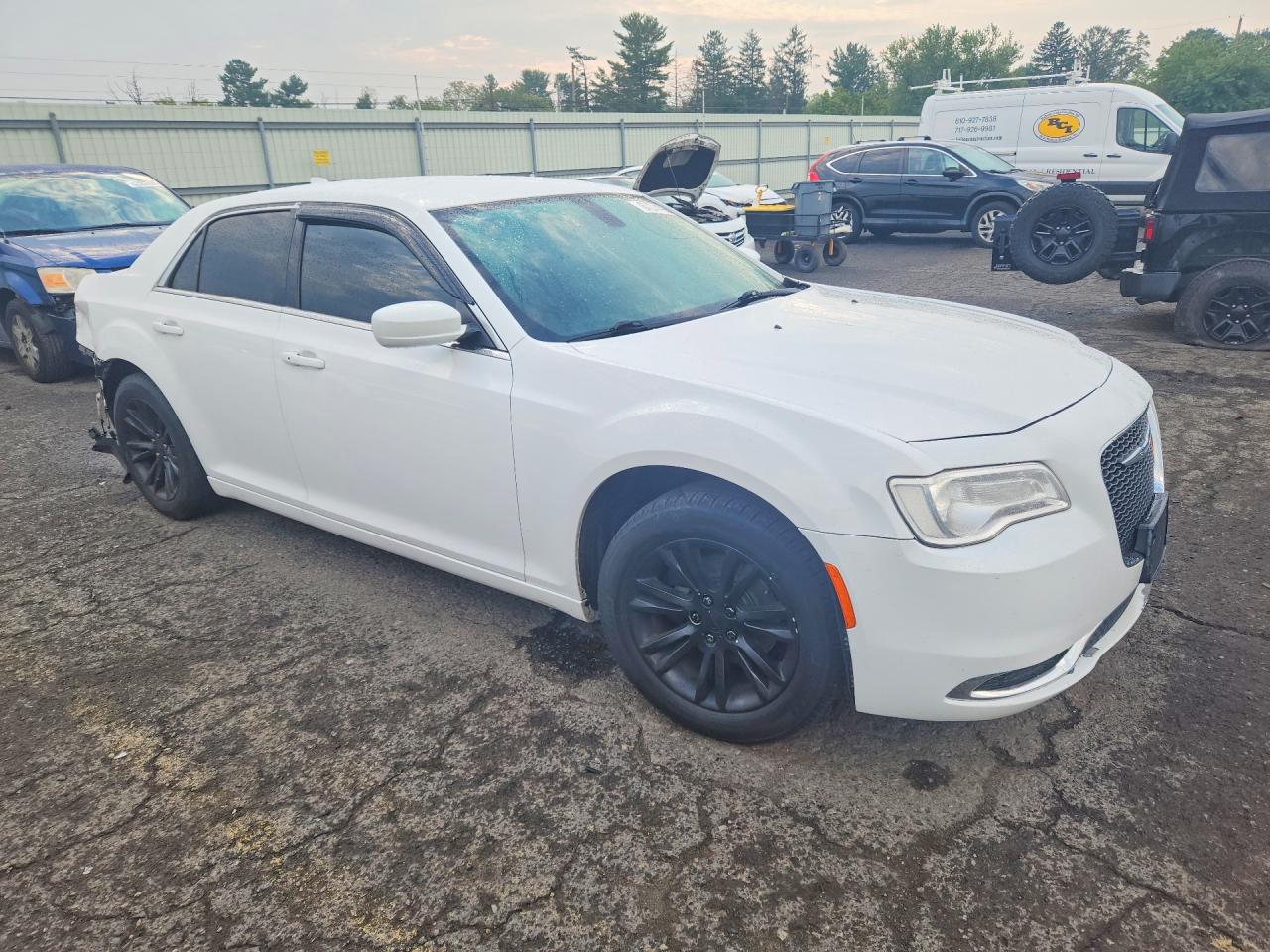 2015 Chrysler 300 Limited White vin: 2C3CCAAG5FH763470