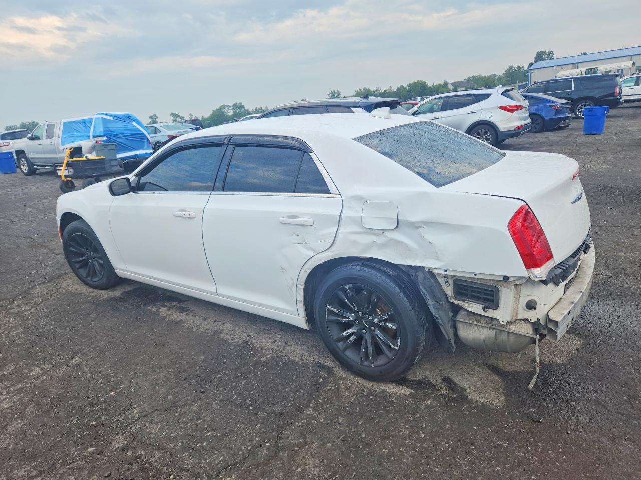 2015 Chrysler 300 Limited White vin: 2C3CCAAG5FH763470