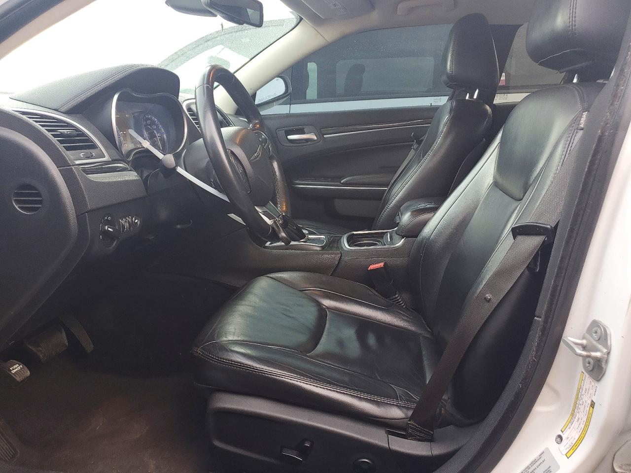 2015 Chrysler 300 Limited White vin: 2C3CCAAG5FH763470