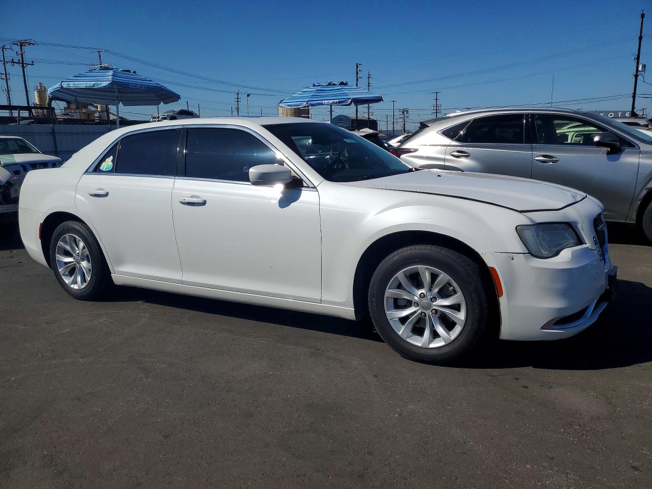 2015 Chrysler 300 Limited White vin: 2C3CCAAG5FH785775