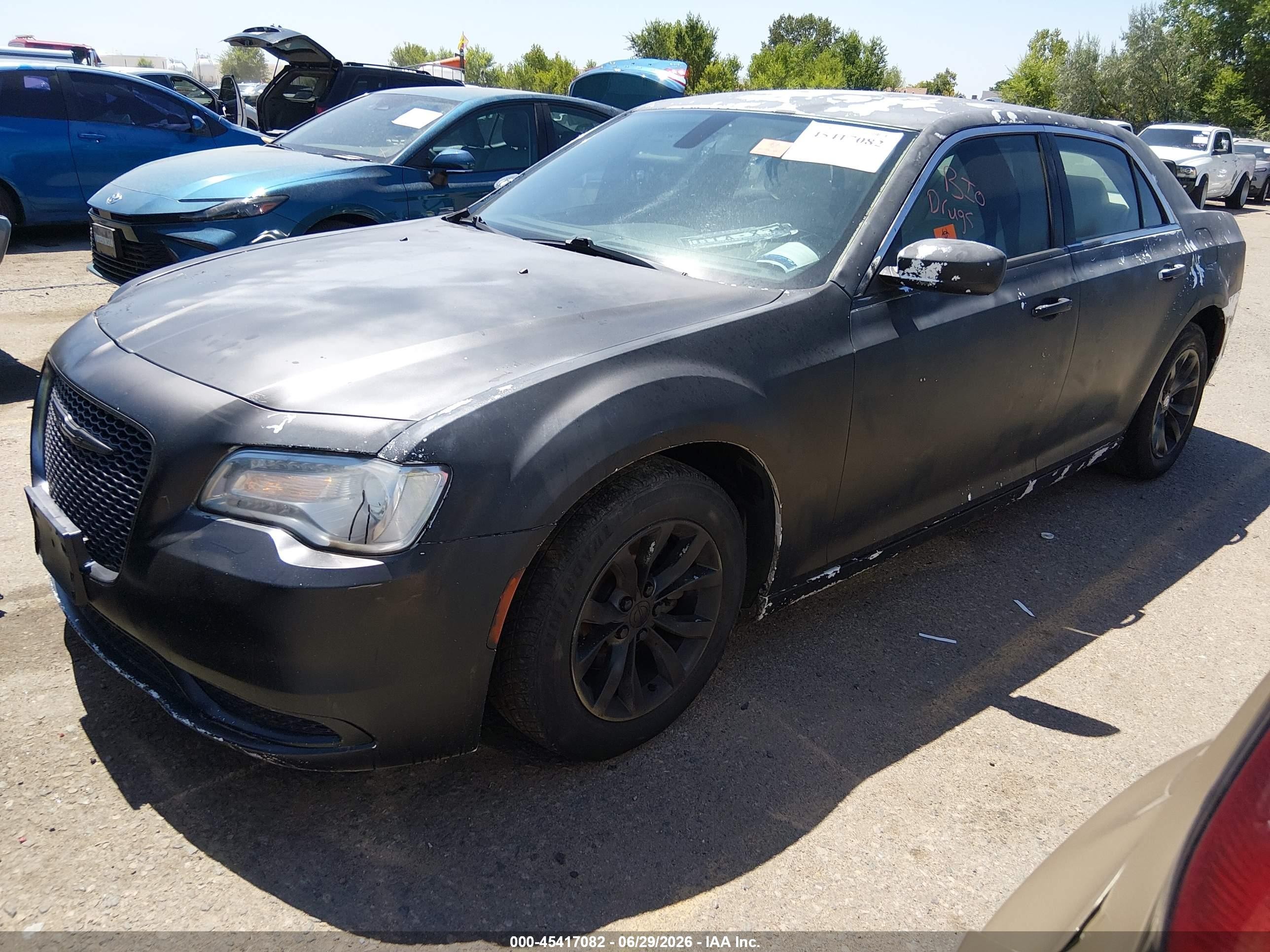 2015 Chrysler 300 Limited White vin: 2C3CCAAG5FH828897