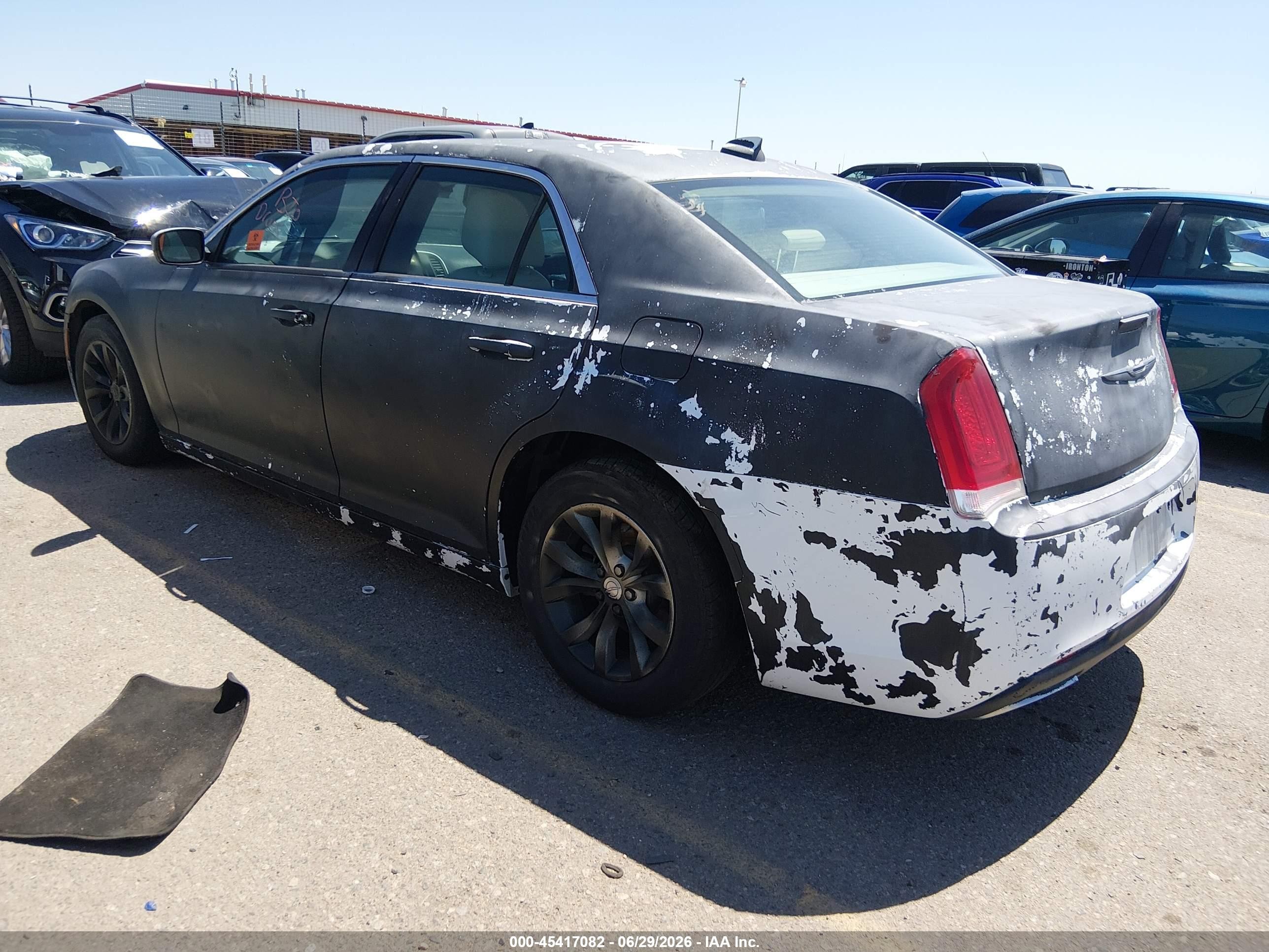 2015 Chrysler 300 Limited White vin: 2C3CCAAG5FH828897