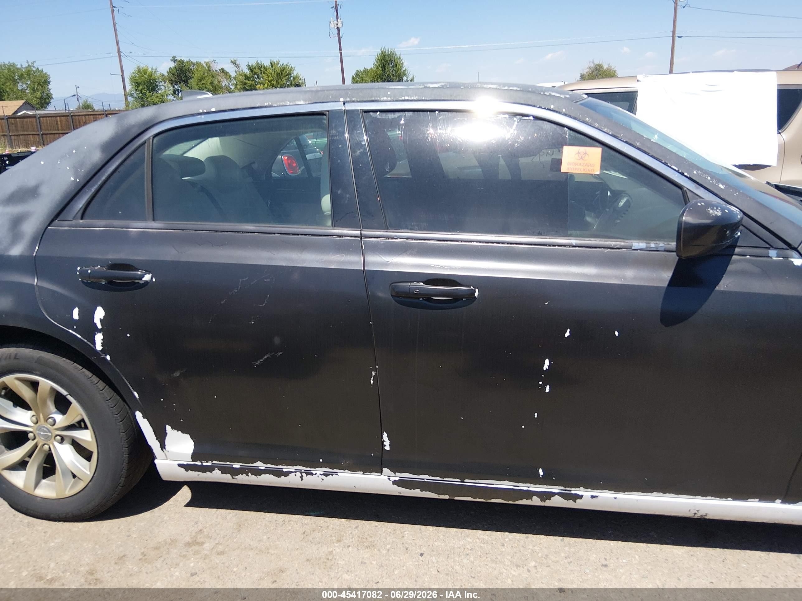 2015 Chrysler 300 Limited White vin: 2C3CCAAG5FH828897
