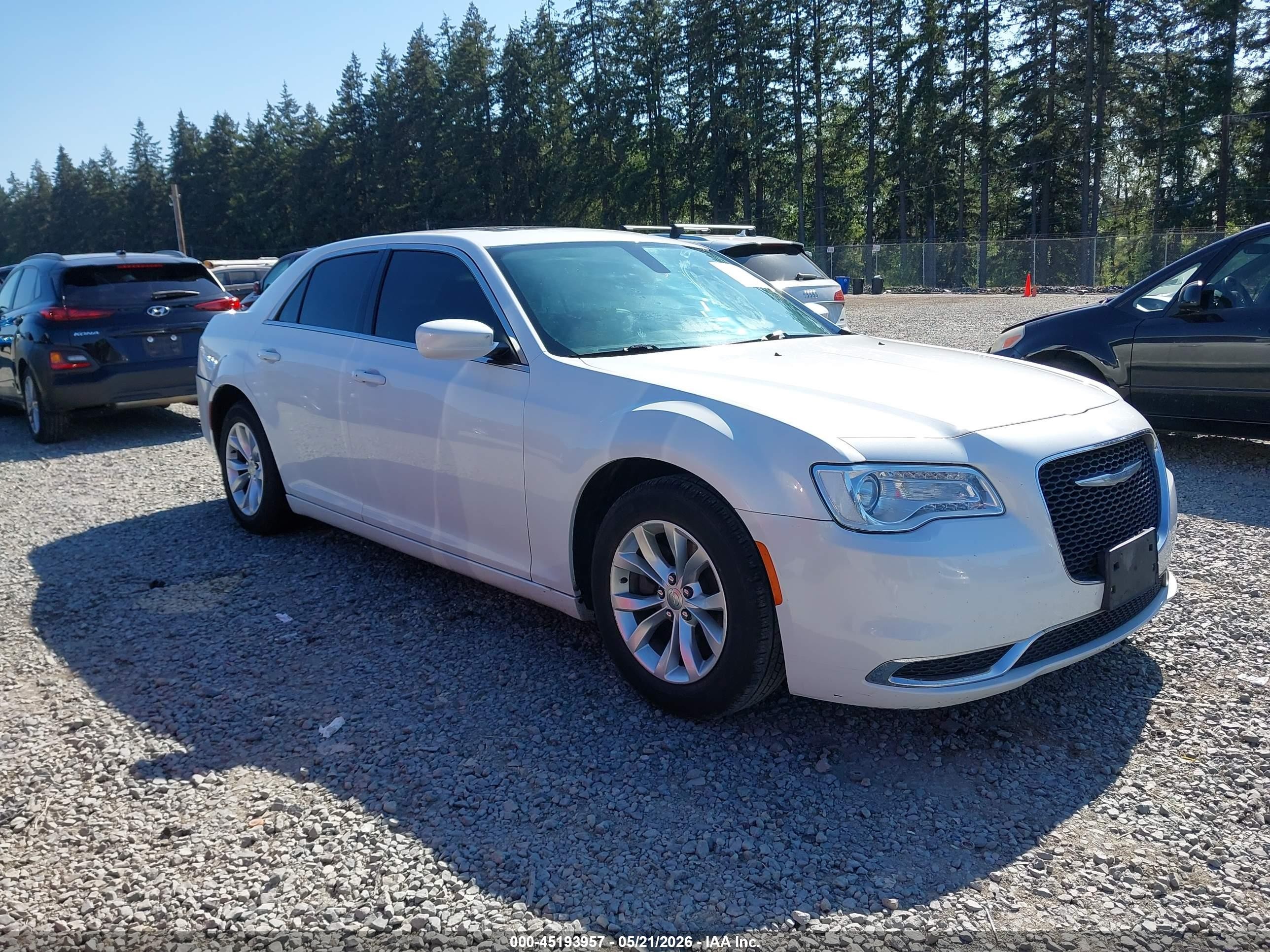 2015 Chrysler 300 Limited White vin: 2C3CCAAG5FH853248