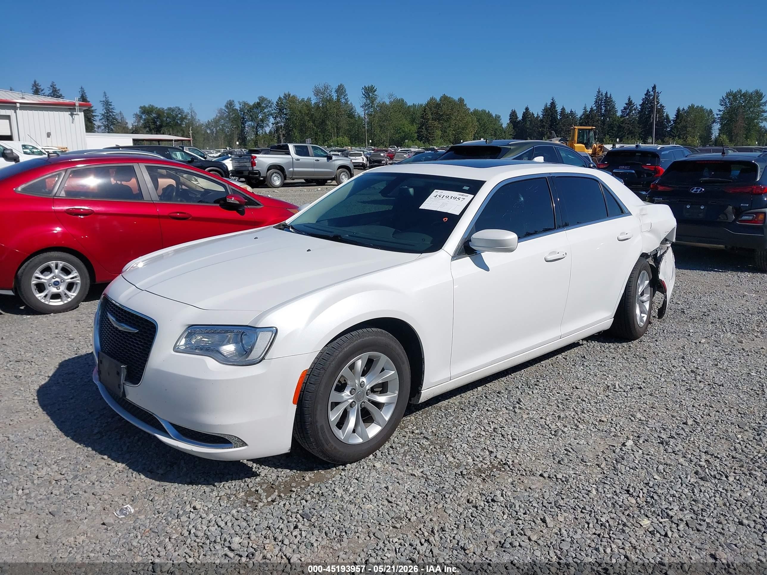 2015 Chrysler 300 Limited White vin: 2C3CCAAG5FH853248