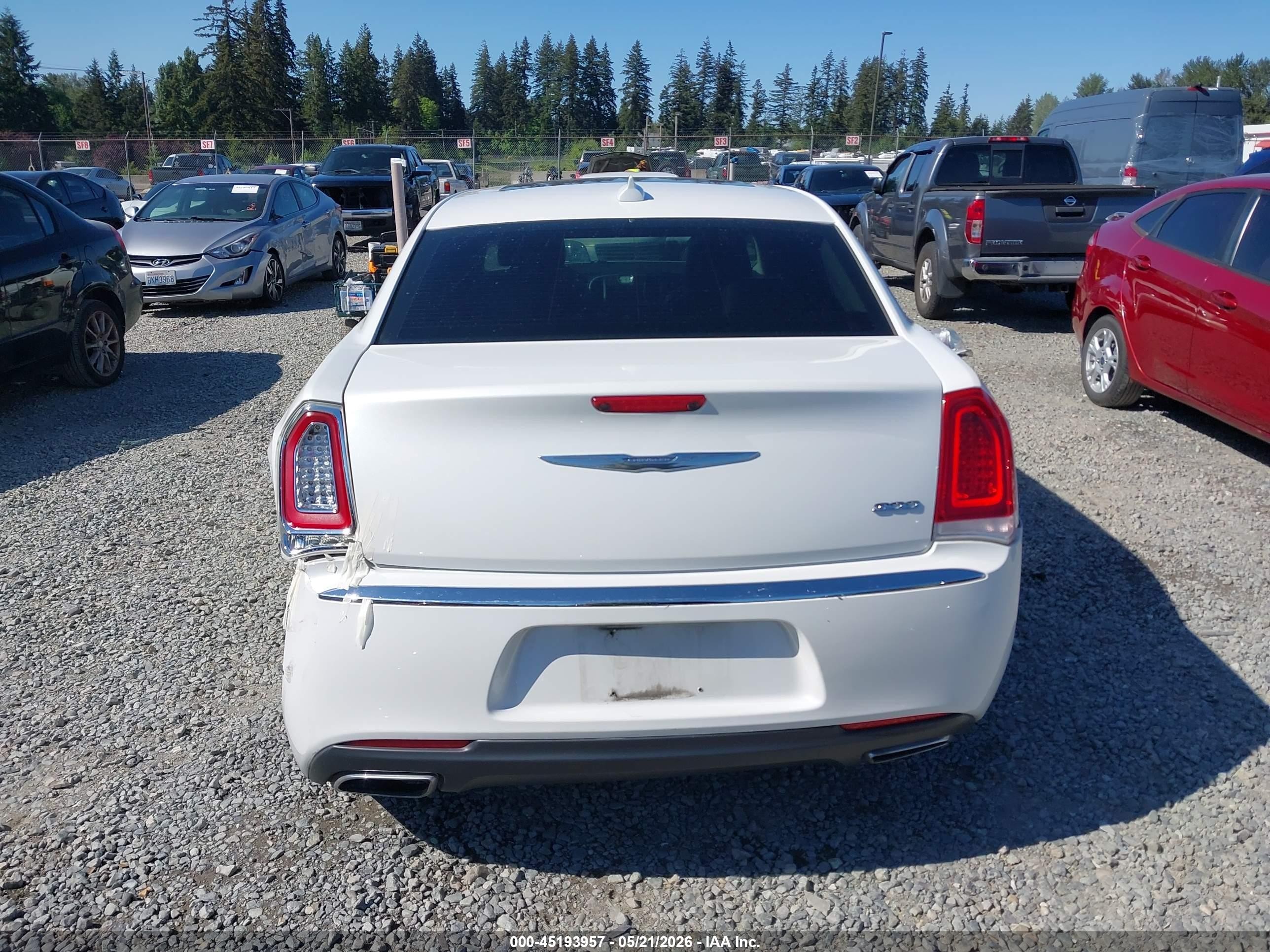2015 Chrysler 300 Limited White vin: 2C3CCAAG5FH853248