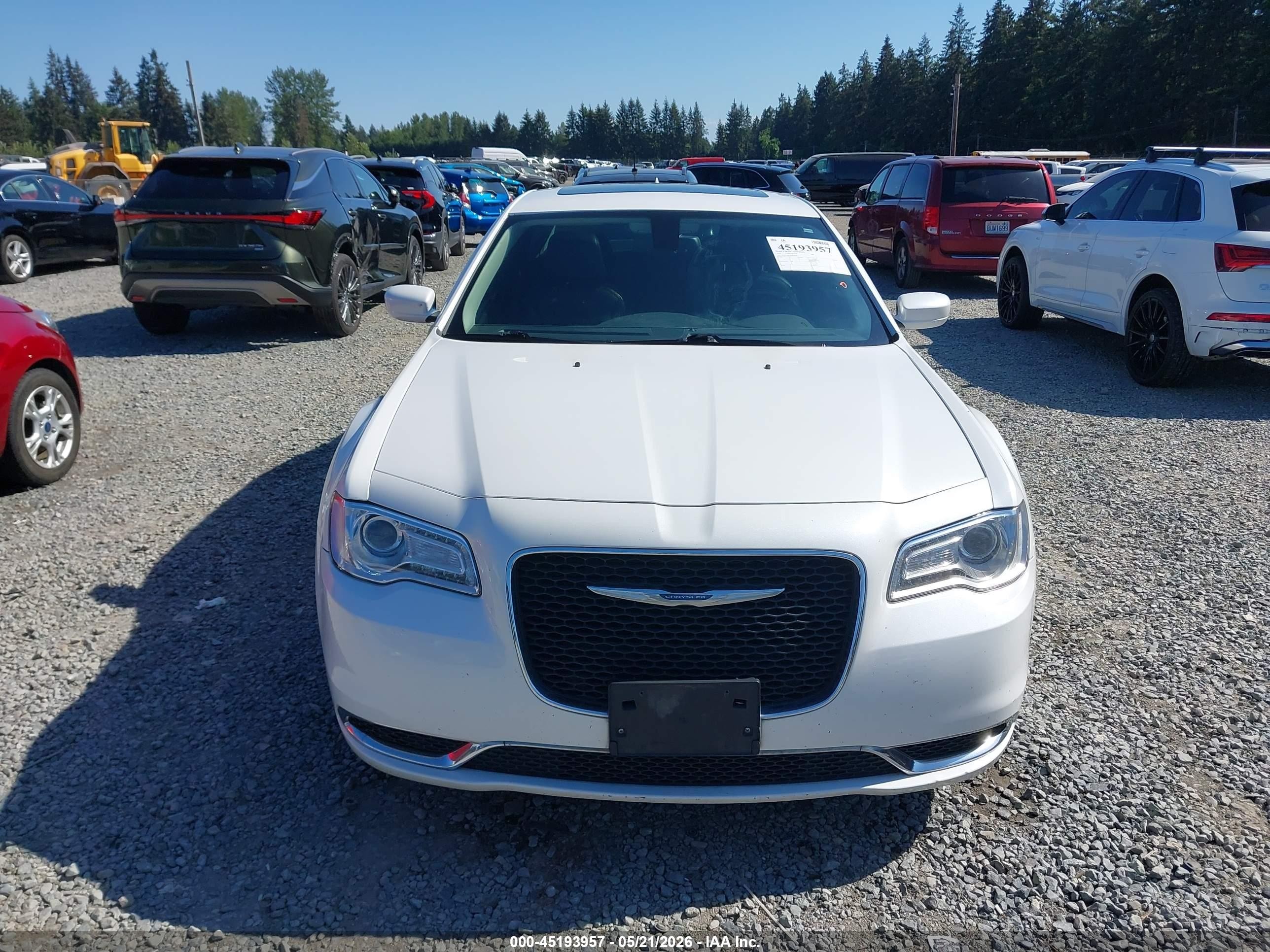 2015 Chrysler 300 Limited White vin: 2C3CCAAG5FH853248