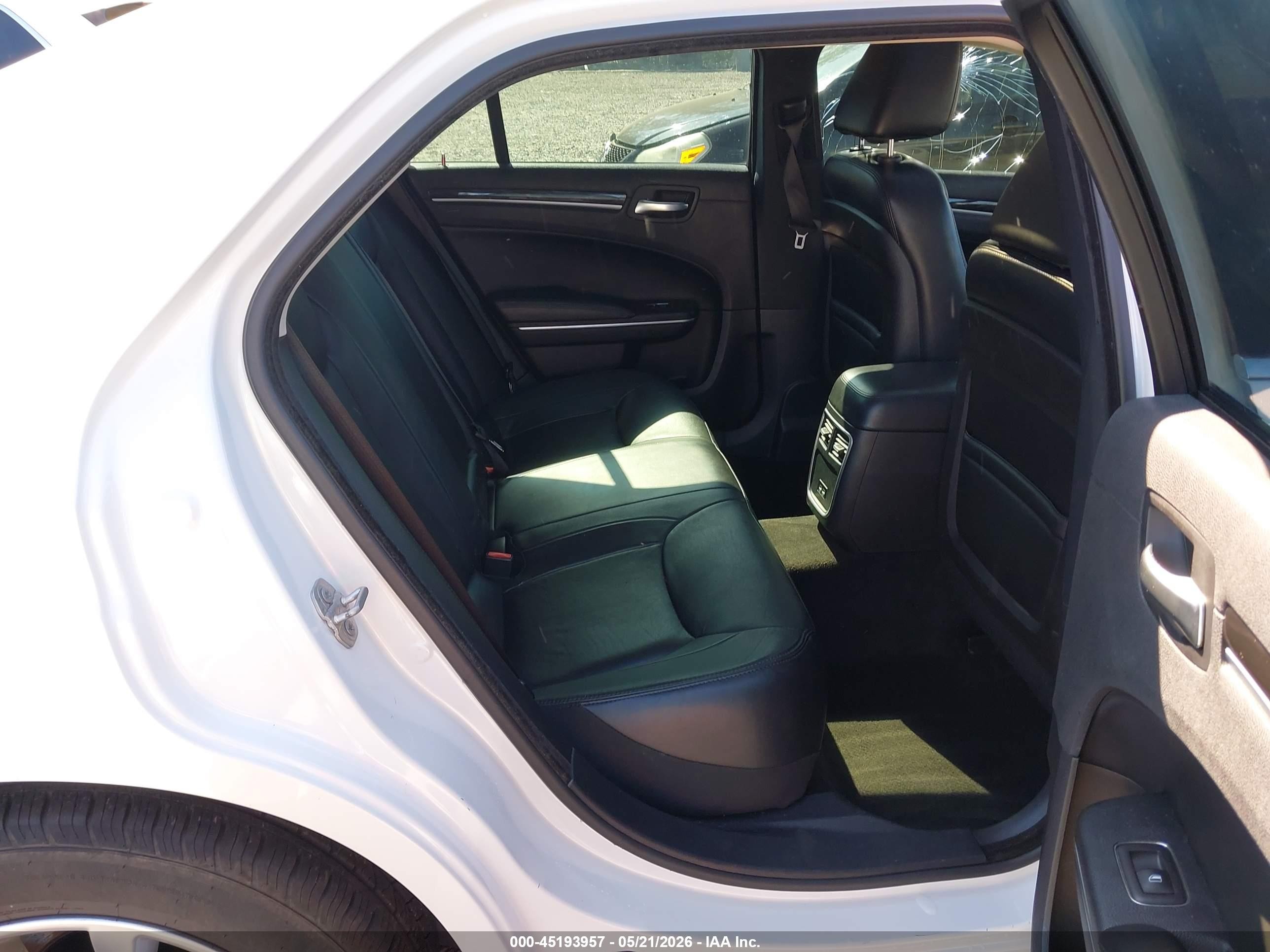 2015 Chrysler 300 Limited White vin: 2C3CCAAG5FH853248
