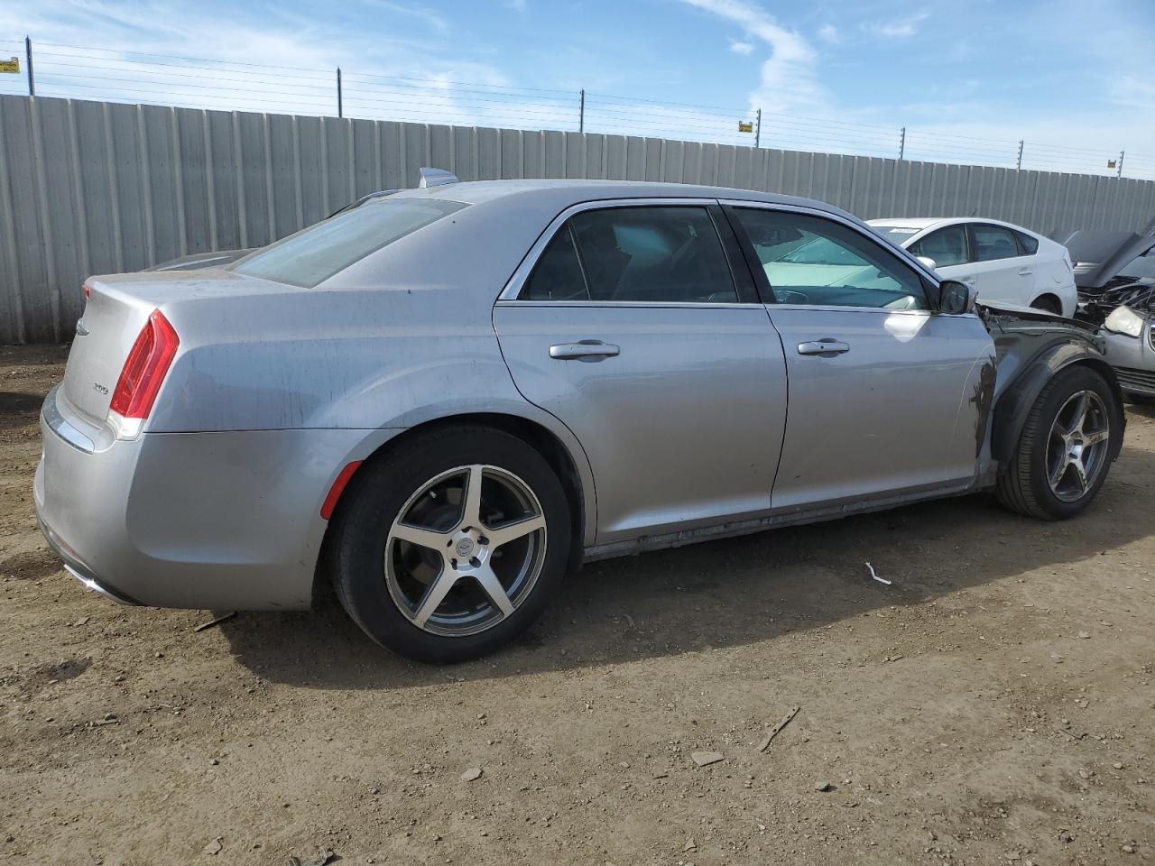 2016 Chrysler 300 Limited Silver vin: 2C3CCAAG5GH229743