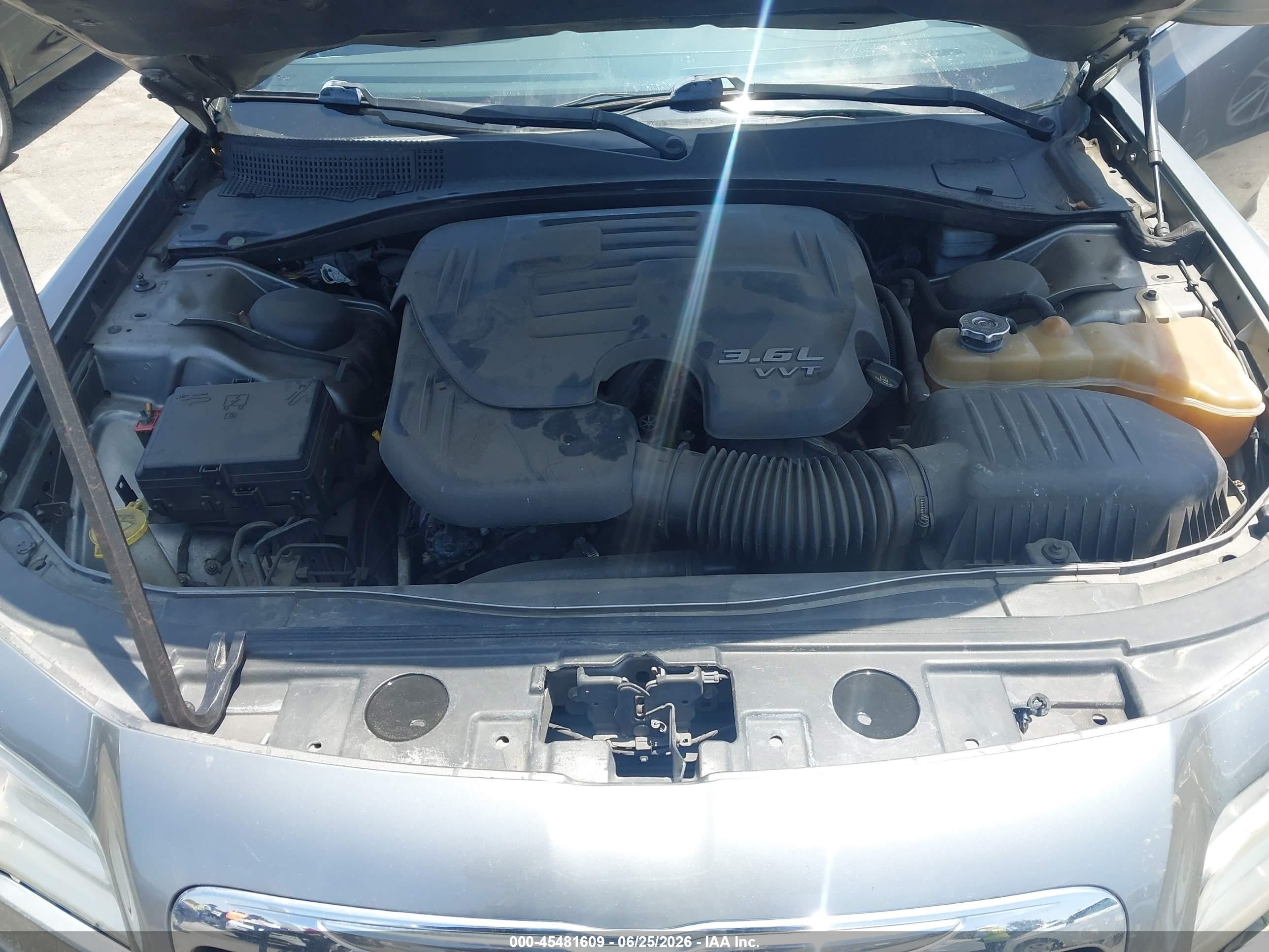 2012 Chrysler 300   Gray vin: 2C3CCAAG6CH135123
