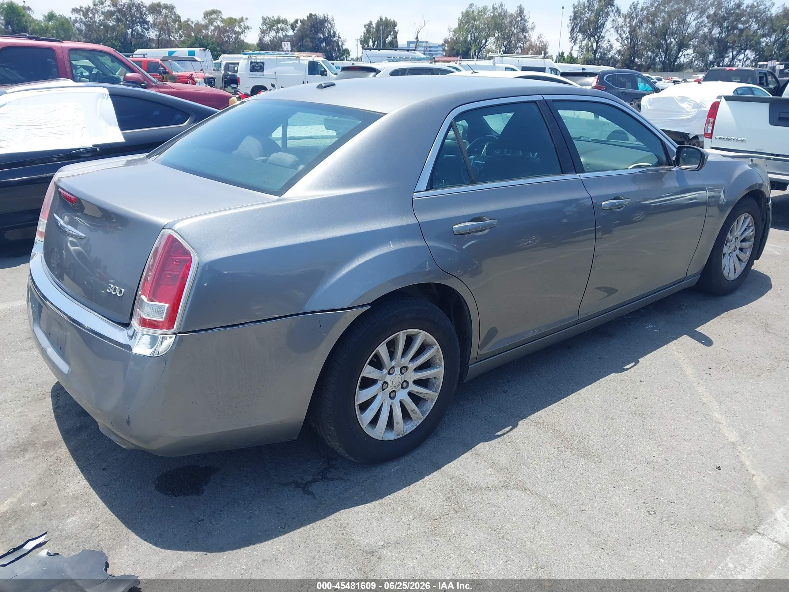2012 Chrysler 300   Gray vin: 2C3CCAAG6CH135123