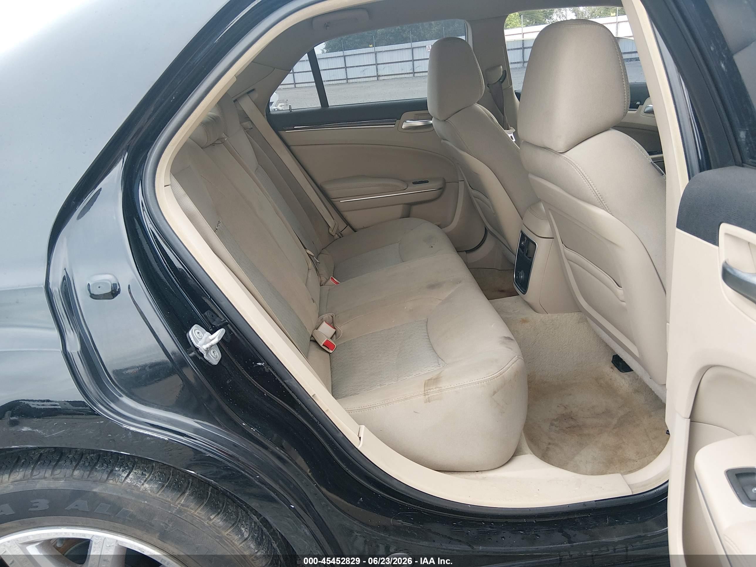 2012 Chrysler 300   Black vin: 2C3CCAAG6CH312978