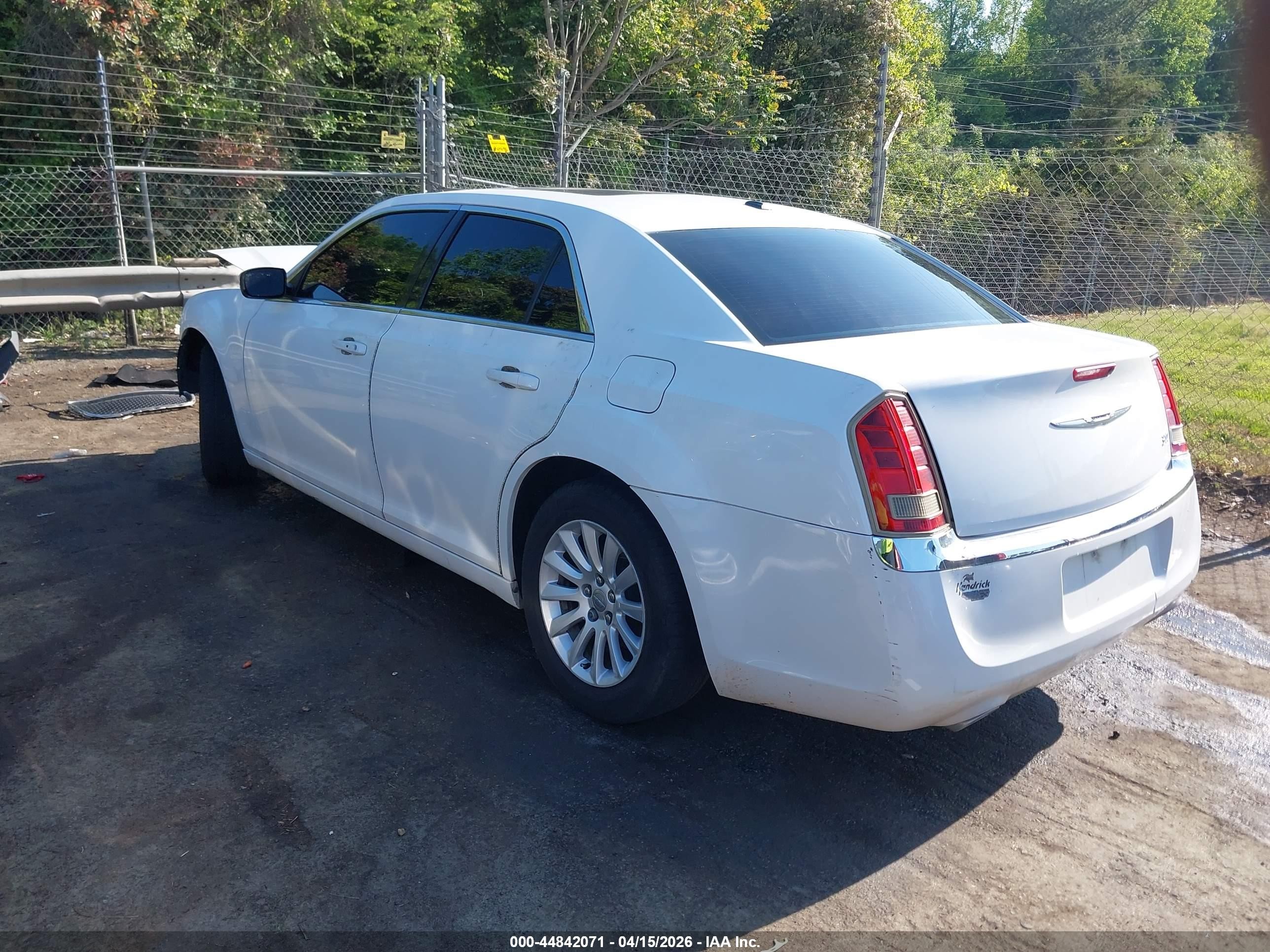 2013 Chrysler 300 Motown White vin: 2C3CCAAG6DH735819