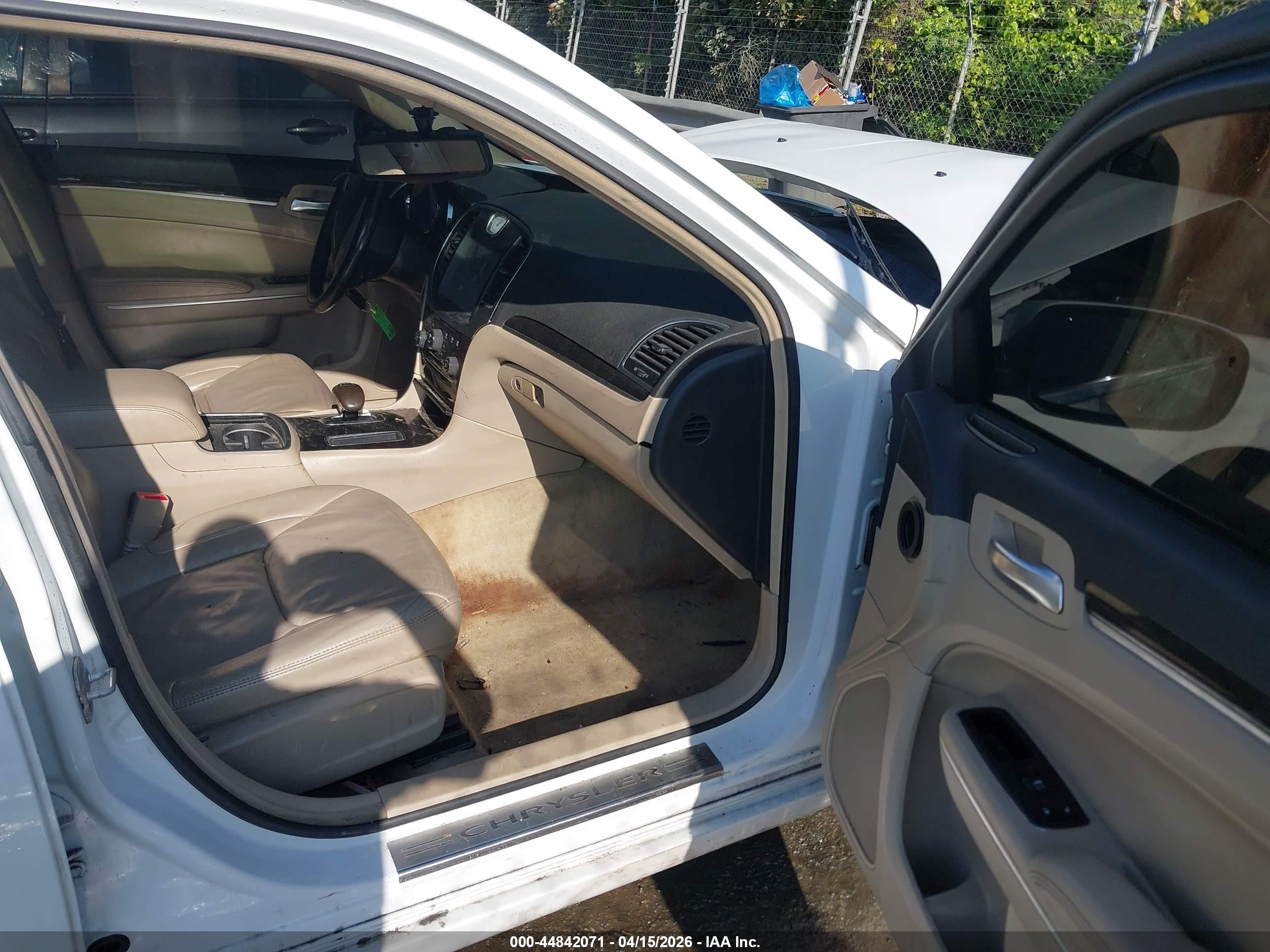 2013 Chrysler 300 Motown White vin: 2C3CCAAG6DH735819
