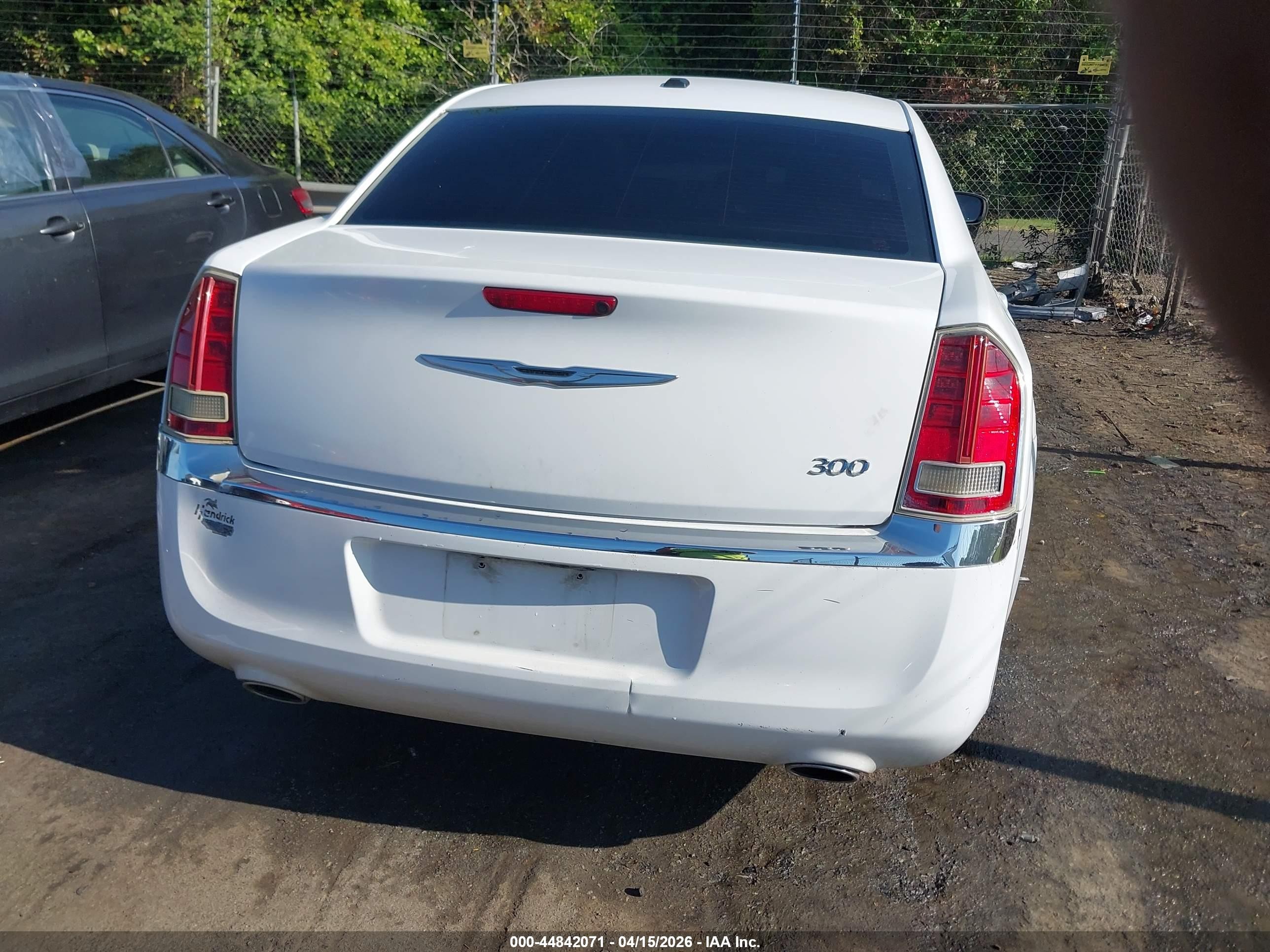2013 Chrysler 300 Motown White vin: 2C3CCAAG6DH735819