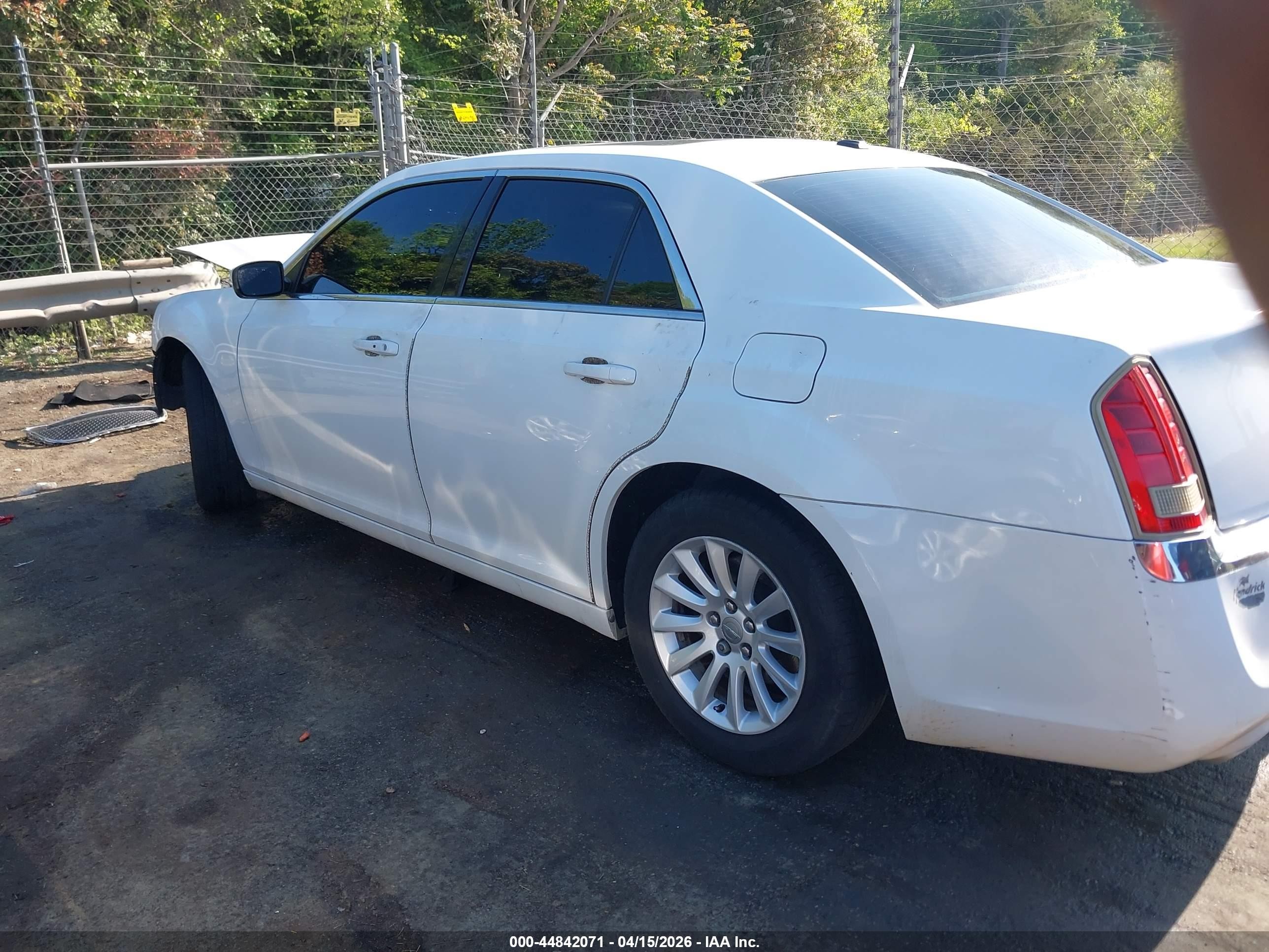 2013 Chrysler 300 Motown White vin: 2C3CCAAG6DH735819