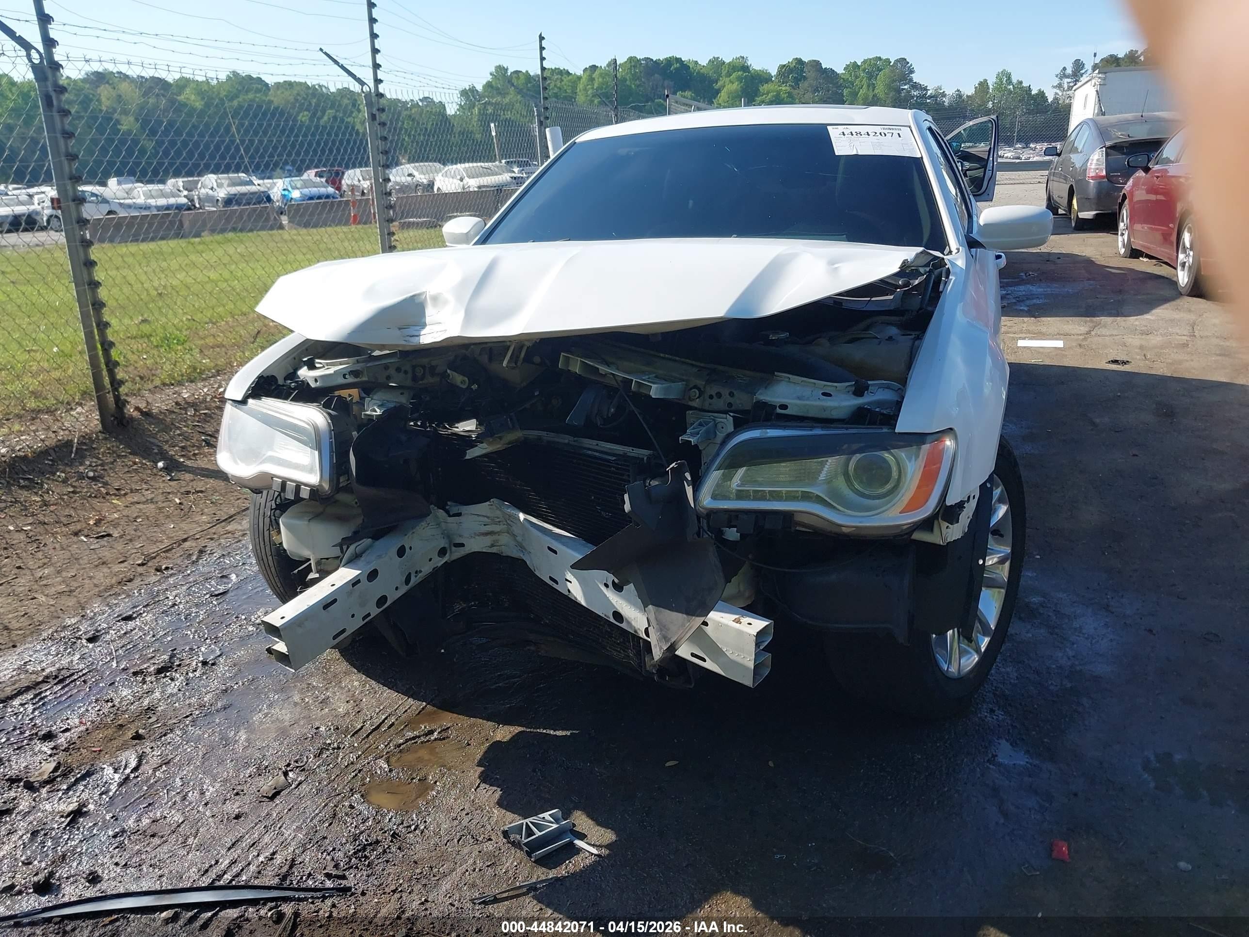 2013 Chrysler 300 Motown White vin: 2C3CCAAG6DH735819