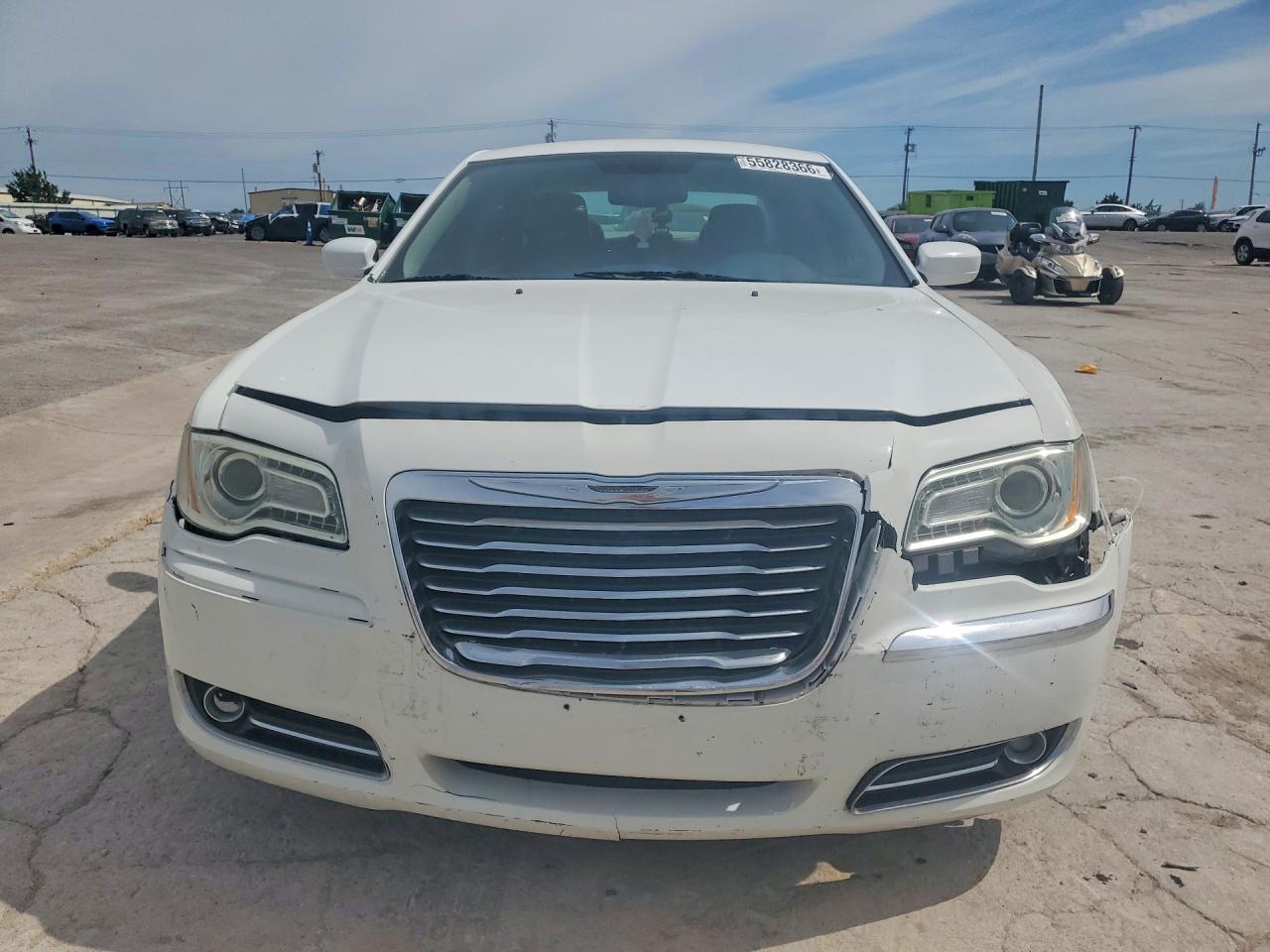 2013 Chrysler 300 White vin: 2C3CCAAG6DH736050