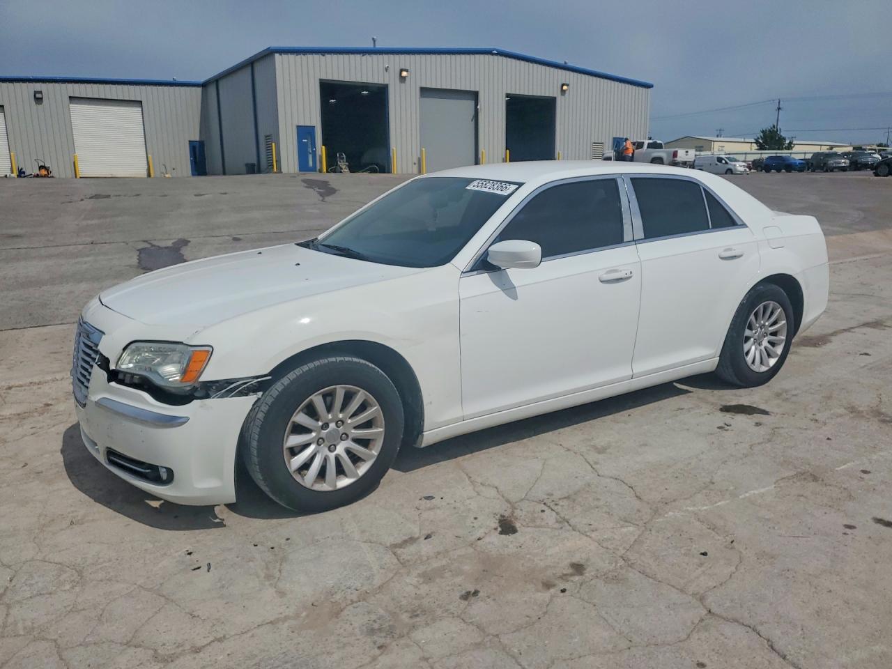 2013 Chrysler 300 White vin: 2C3CCAAG6DH736050