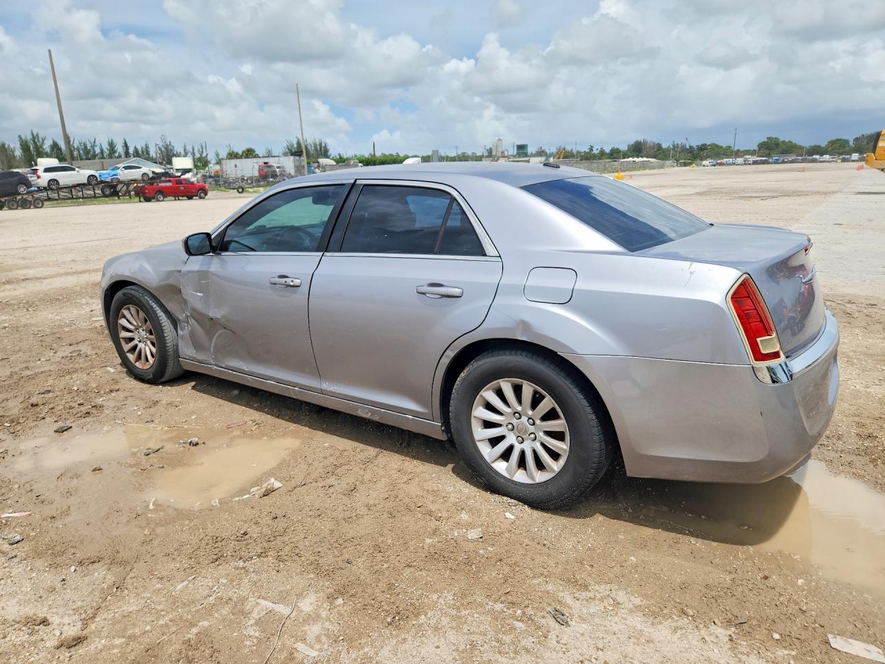 2014 Chrysler 300 Silver vin: 2C3CCAAG6EH141670