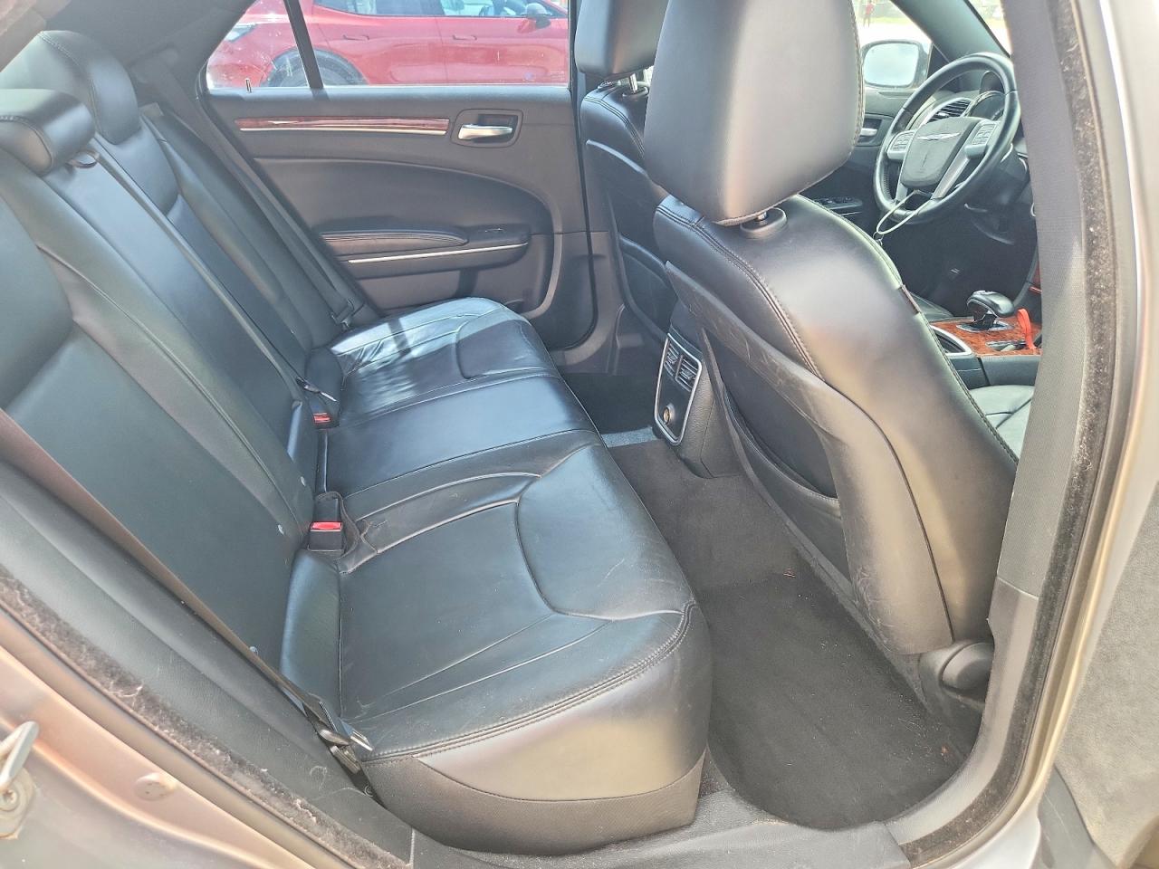 2014 Chrysler 300 Silver vin: 2C3CCAAG6EH141670