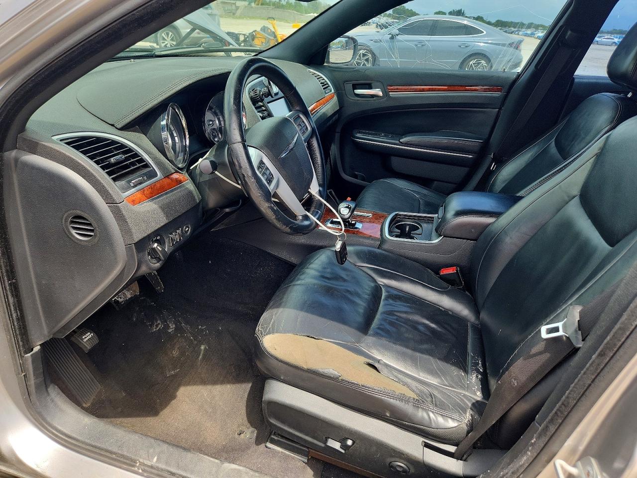 2014 Chrysler 300 Silver vin: 2C3CCAAG6EH141670