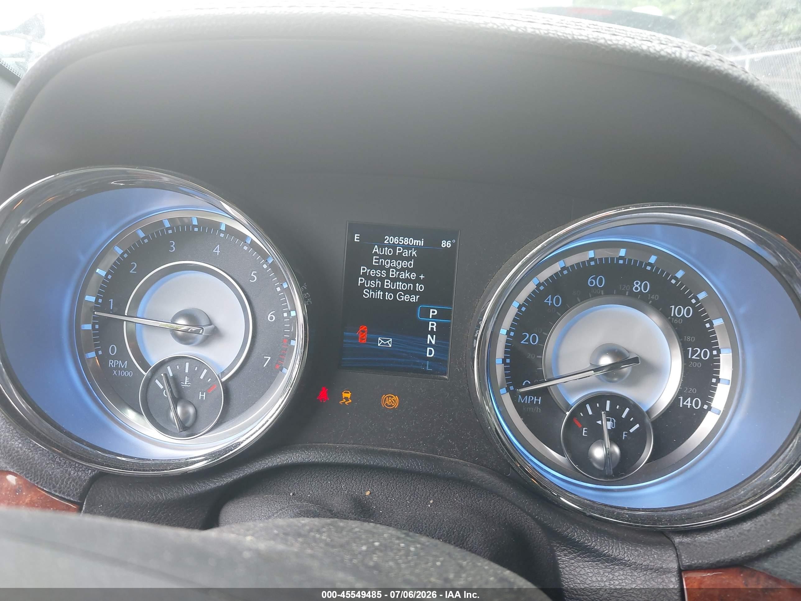 2014 Chrysler 300 White vin: 2C3CCAAG6EH217808