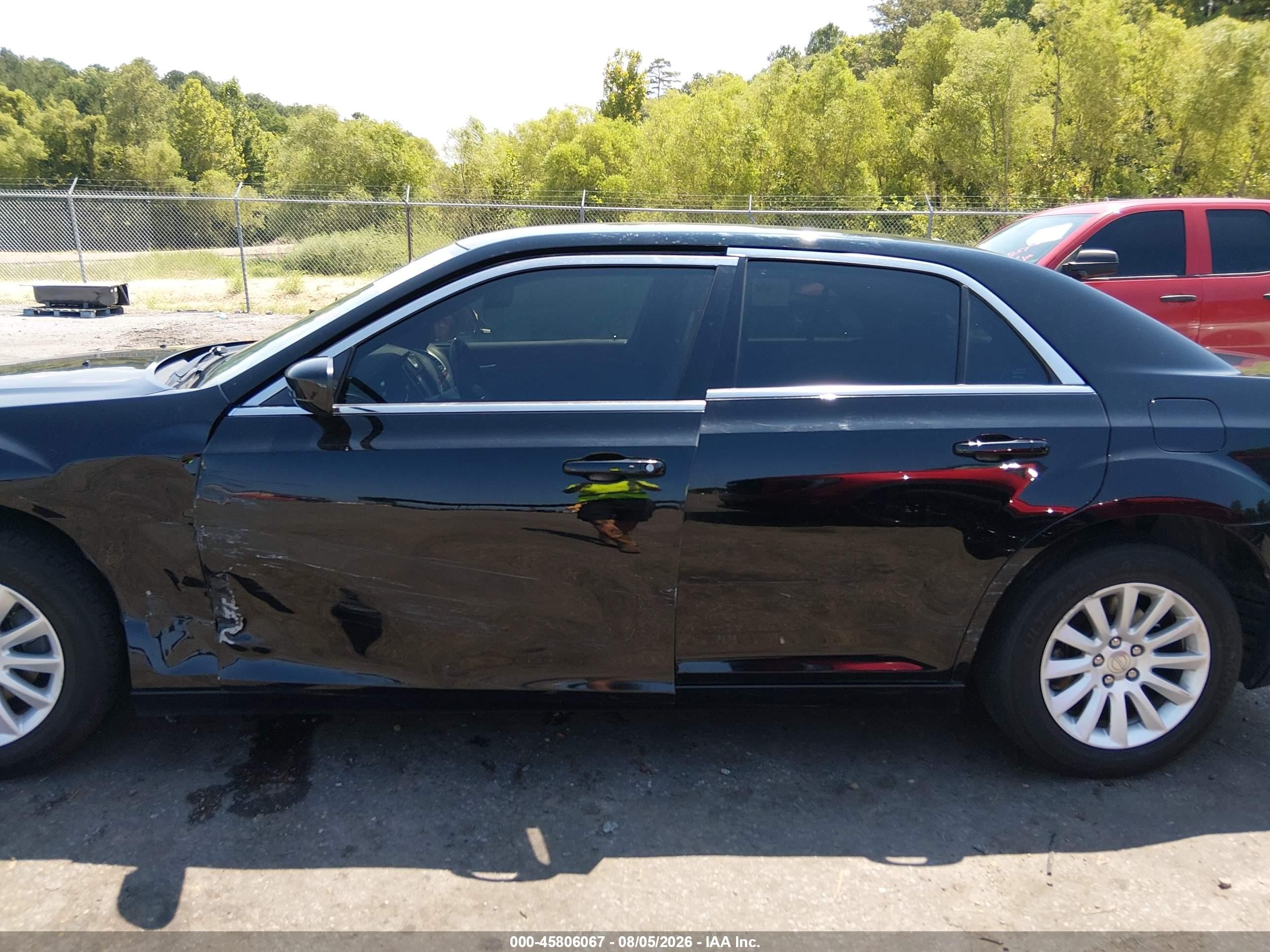 2014 Chrysler 300   Black vin: 2C3CCAAG6EH327192