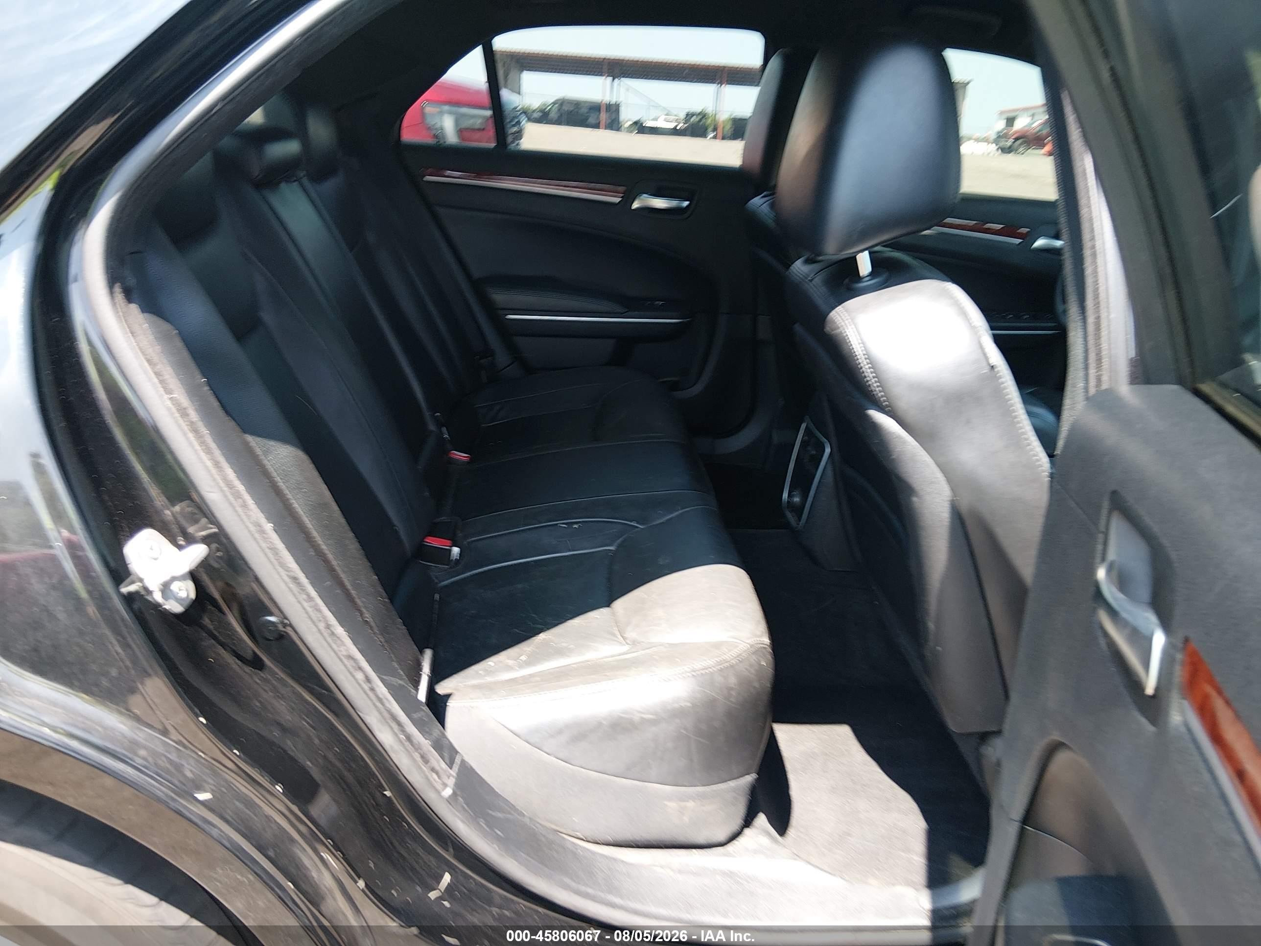 2014 Chrysler 300   Black vin: 2C3CCAAG6EH327192