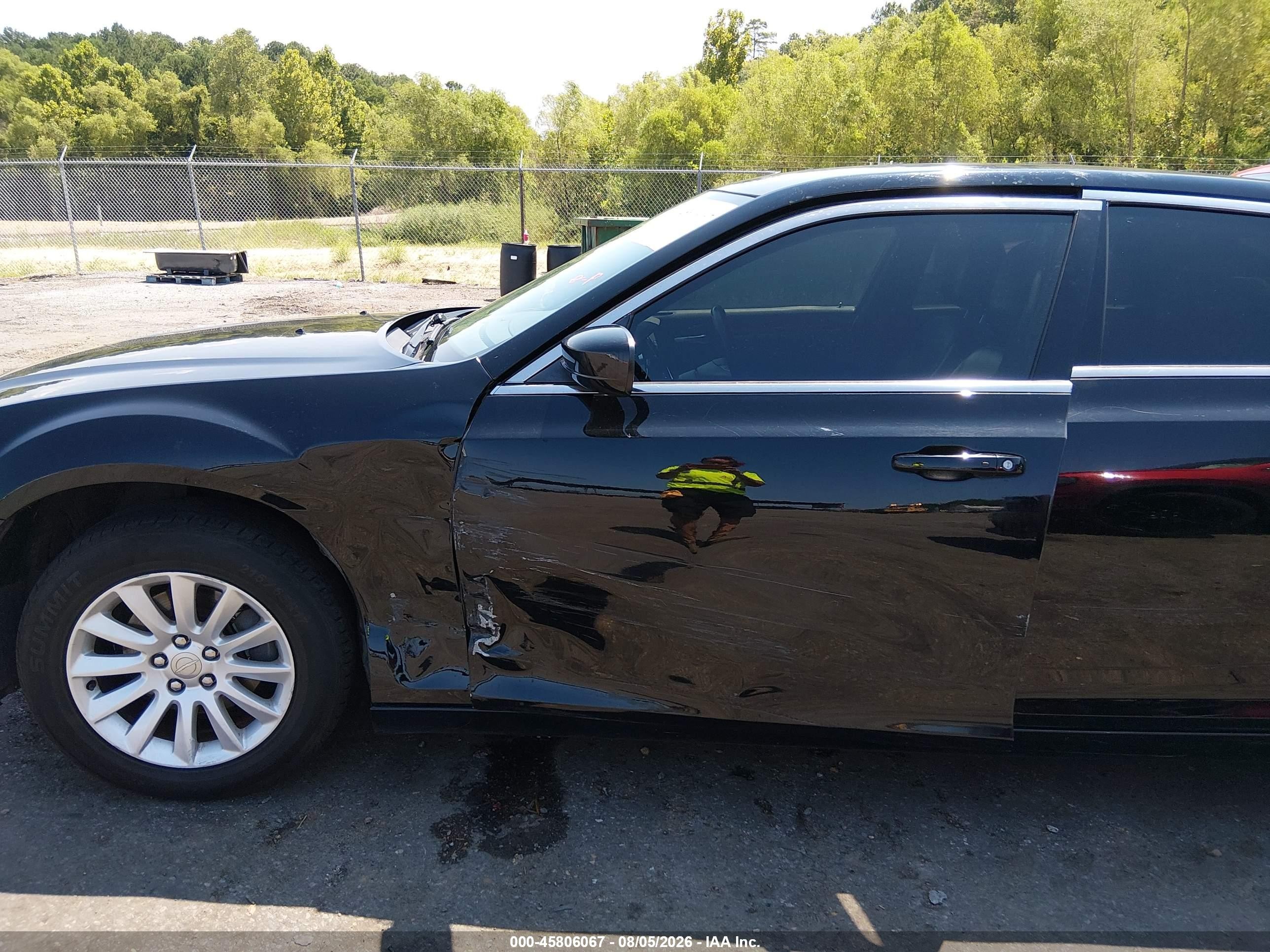 2014 Chrysler 300   Black vin: 2C3CCAAG6EH327192