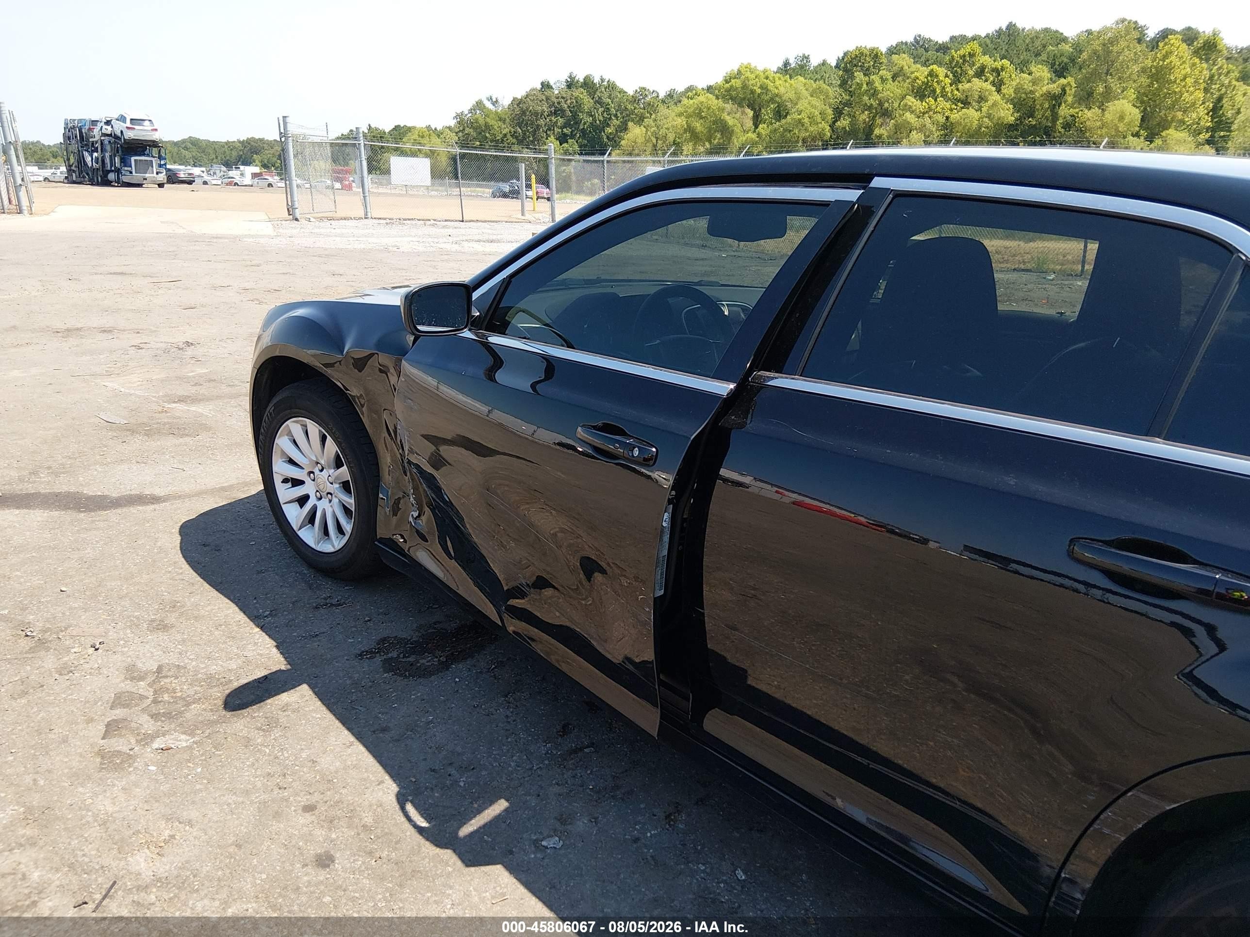 2014 Chrysler 300   Black vin: 2C3CCAAG6EH327192