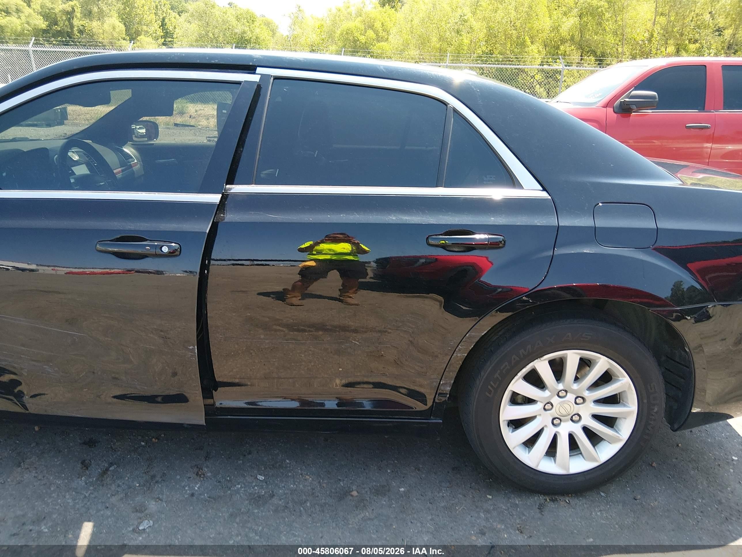2014 Chrysler 300   Black vin: 2C3CCAAG6EH327192