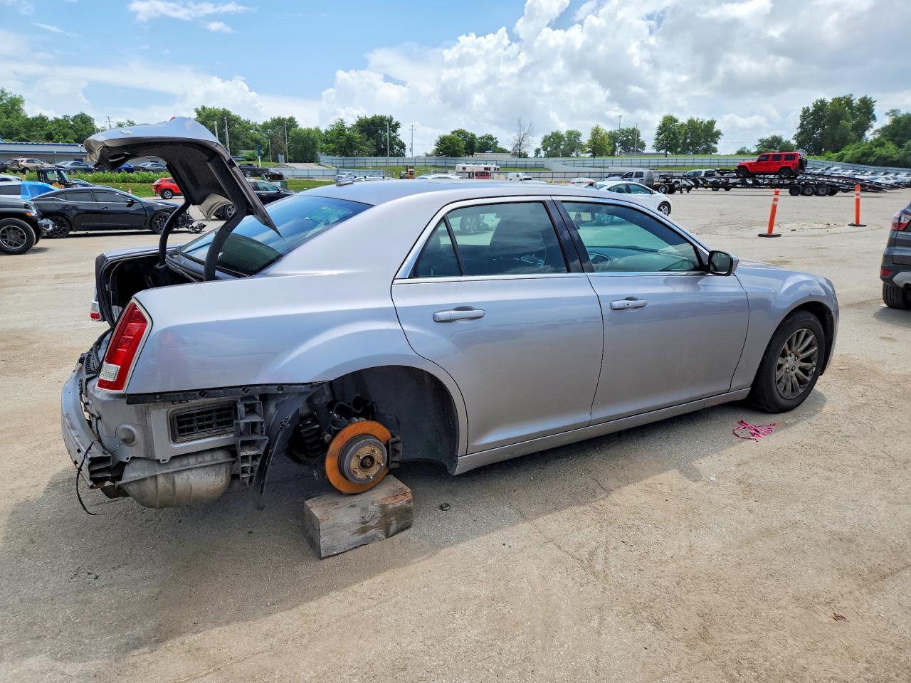 2014 Chrysler 300 Silver vin: 2C3CCAAG6EH375923