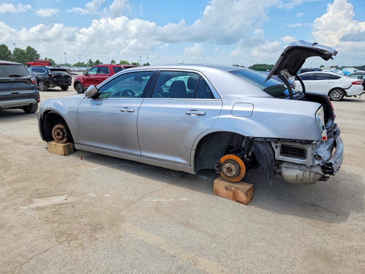 2014 Chrysler 300 Silver vin: 2C3CCAAG6EH375923