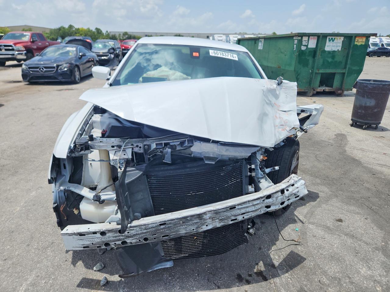 2015 Chrysler 300 Limited White vin: 2C3CCAAG6FH769245