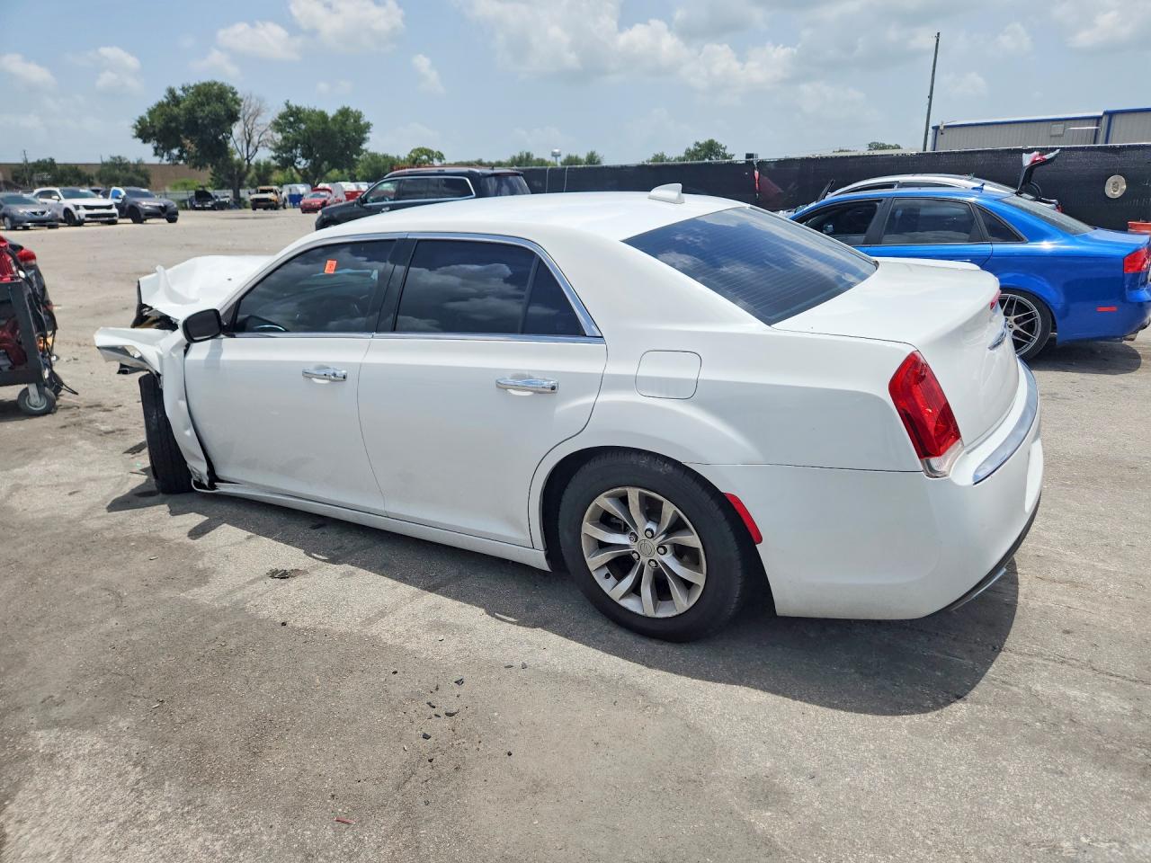 2015 Chrysler 300 Limited White vin: 2C3CCAAG6FH769245