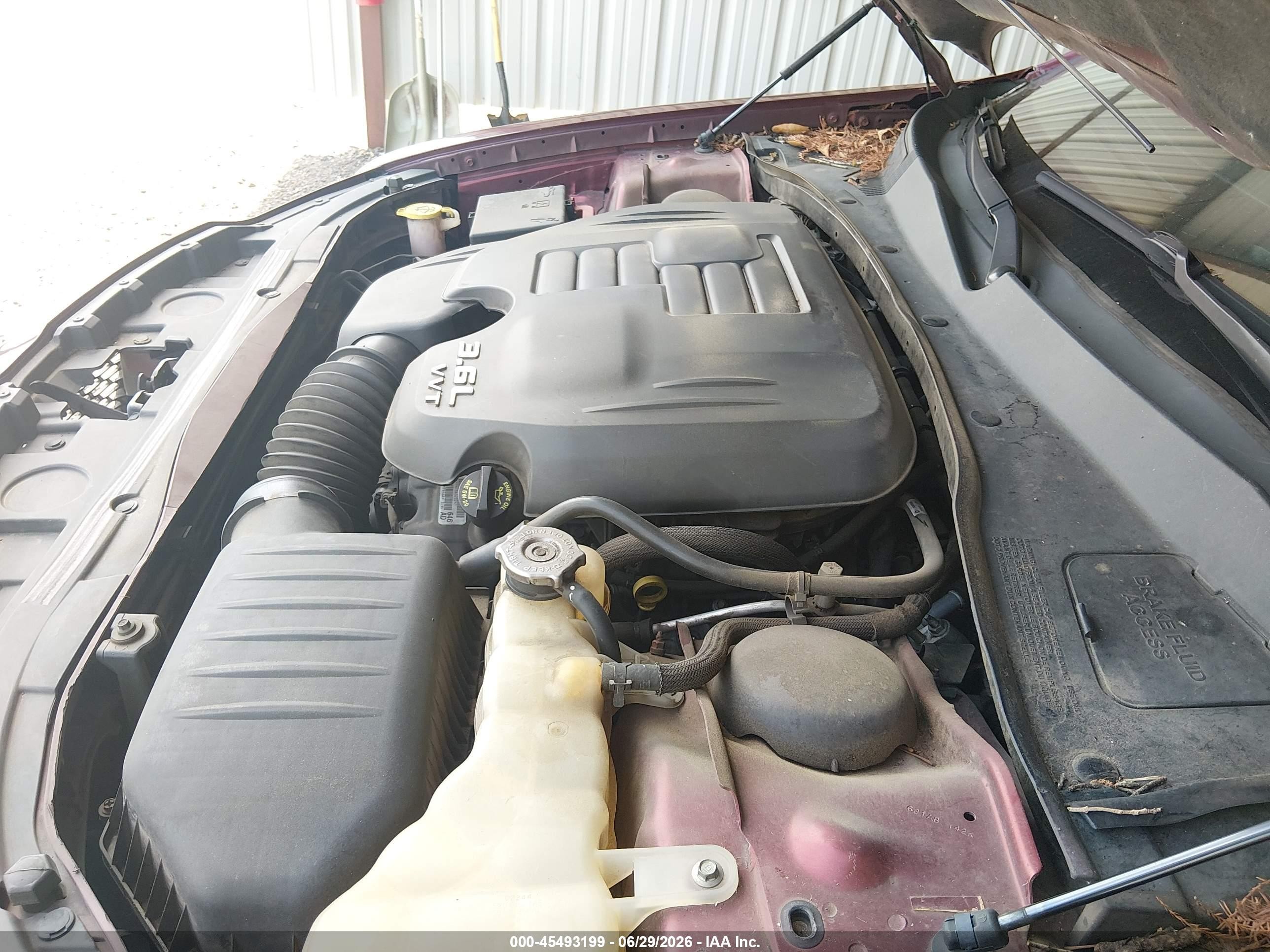2015 Chrysler 300 Limited Burgundy vin: 2C3CCAAG6FH868213