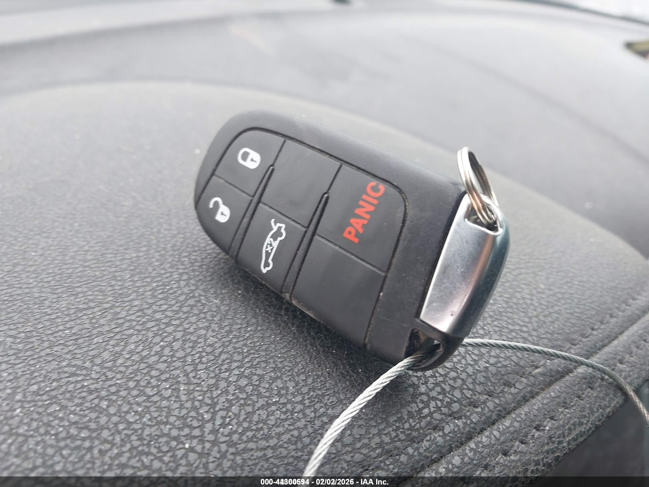 2023 Chrysler 300 Touring Серебряный vin: 2C3CCAAG6PH537925