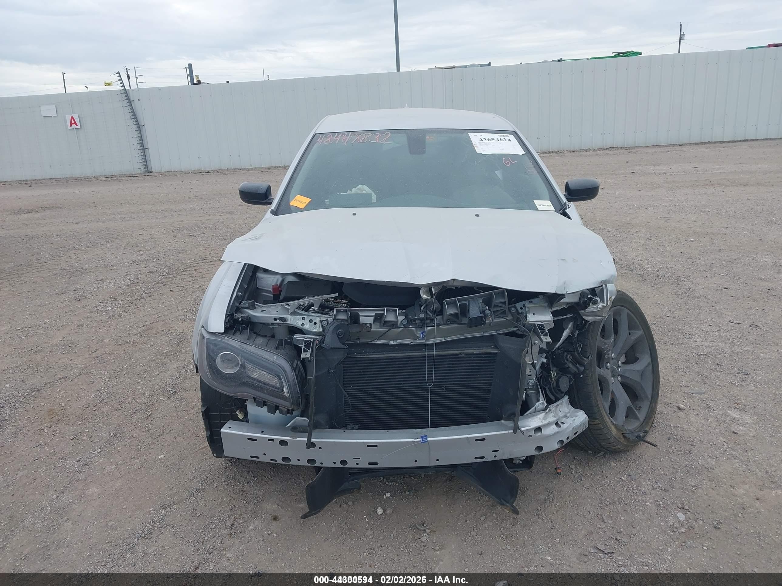 2023 Chrysler 300 Touring Серебряный vin: 2C3CCAAG6PH537925