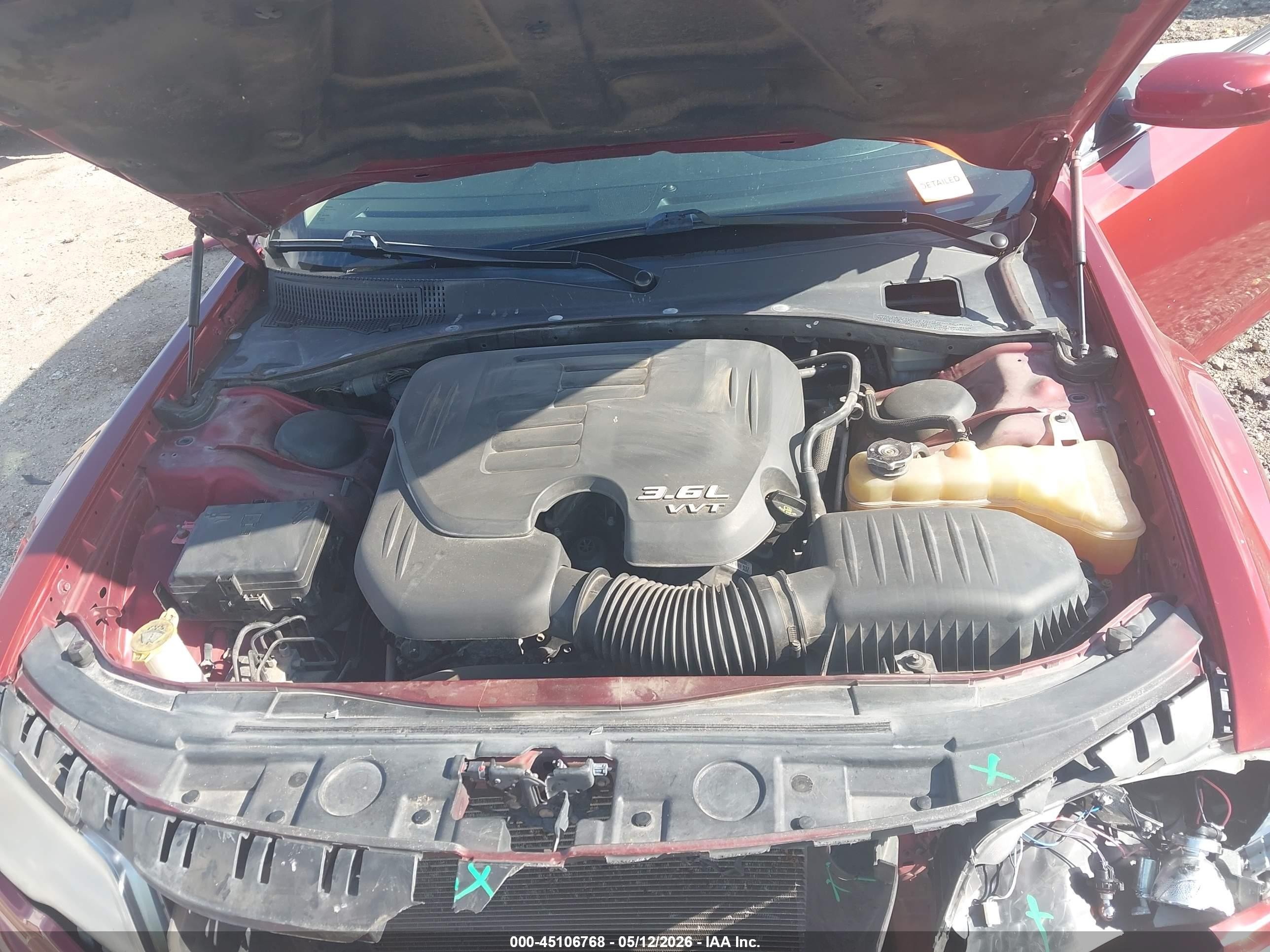 2014 Chrysler 300   Красный vin: 2C3CCAAG7EH105678