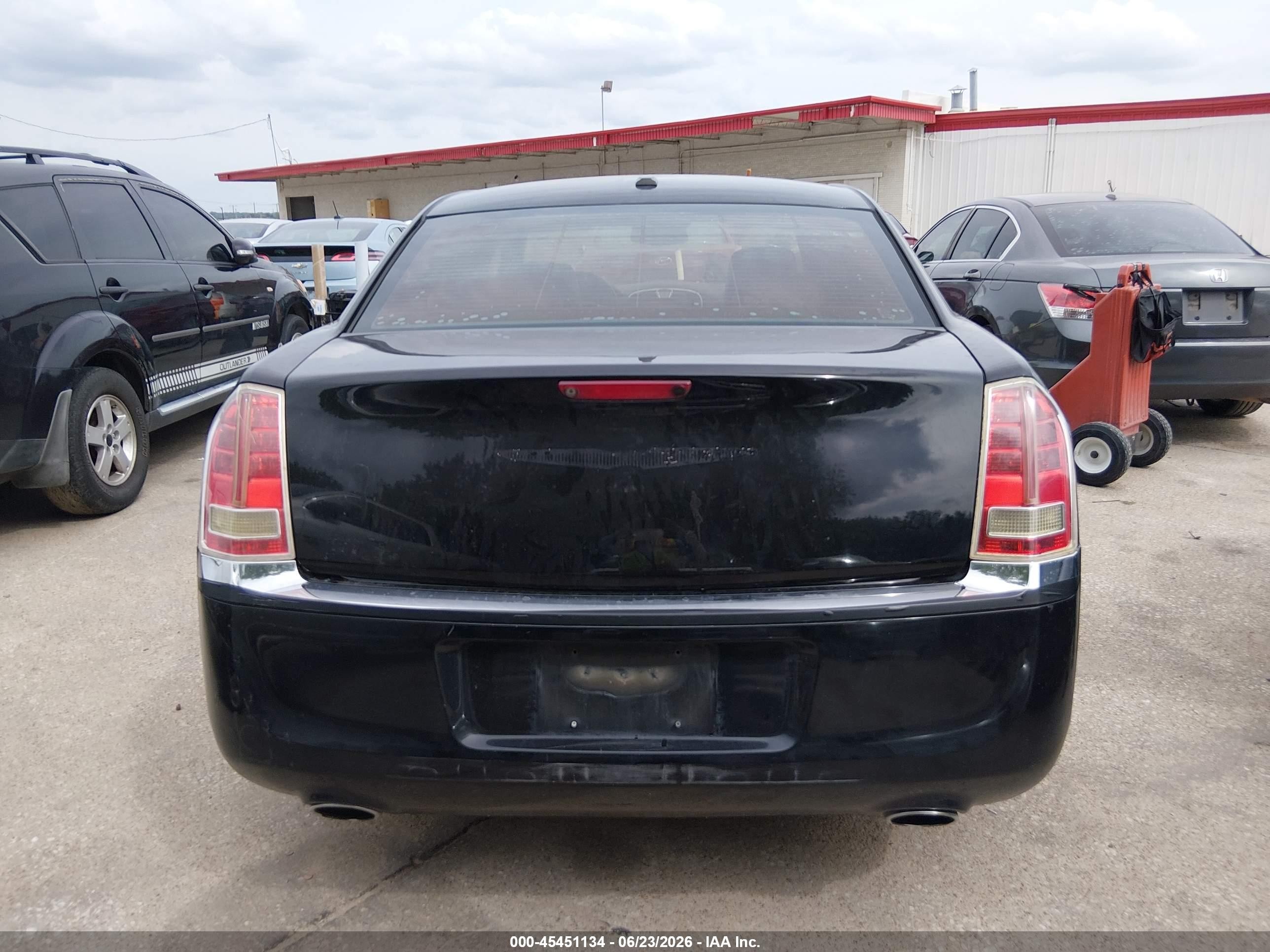 2014 Chrysler 300   Black vin: 2C3CCAAG7EH121668