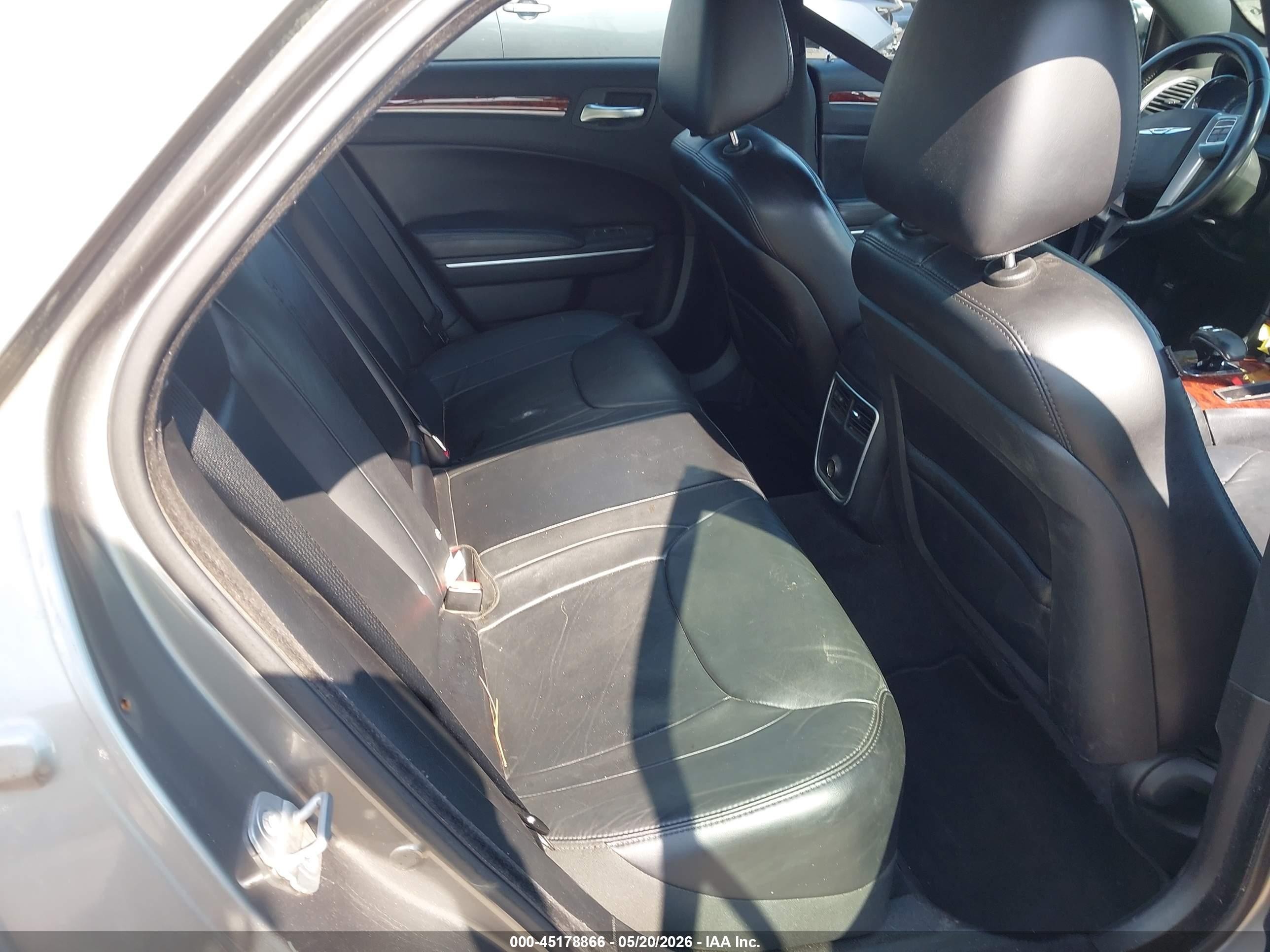 2014 Chrysler 300   Gray vin: 2C3CCAAG7EH193759