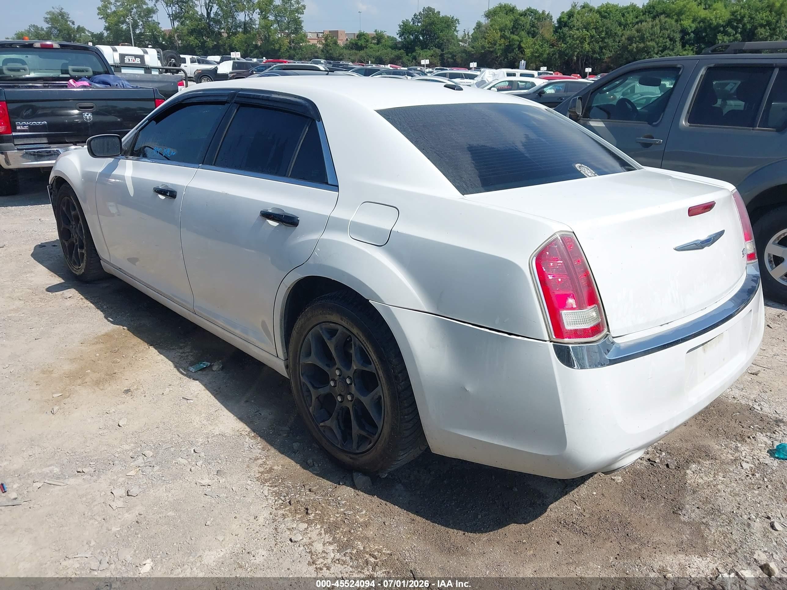 2014 Chrysler 300   Белый vin: 2C3CCAAG7EH255533