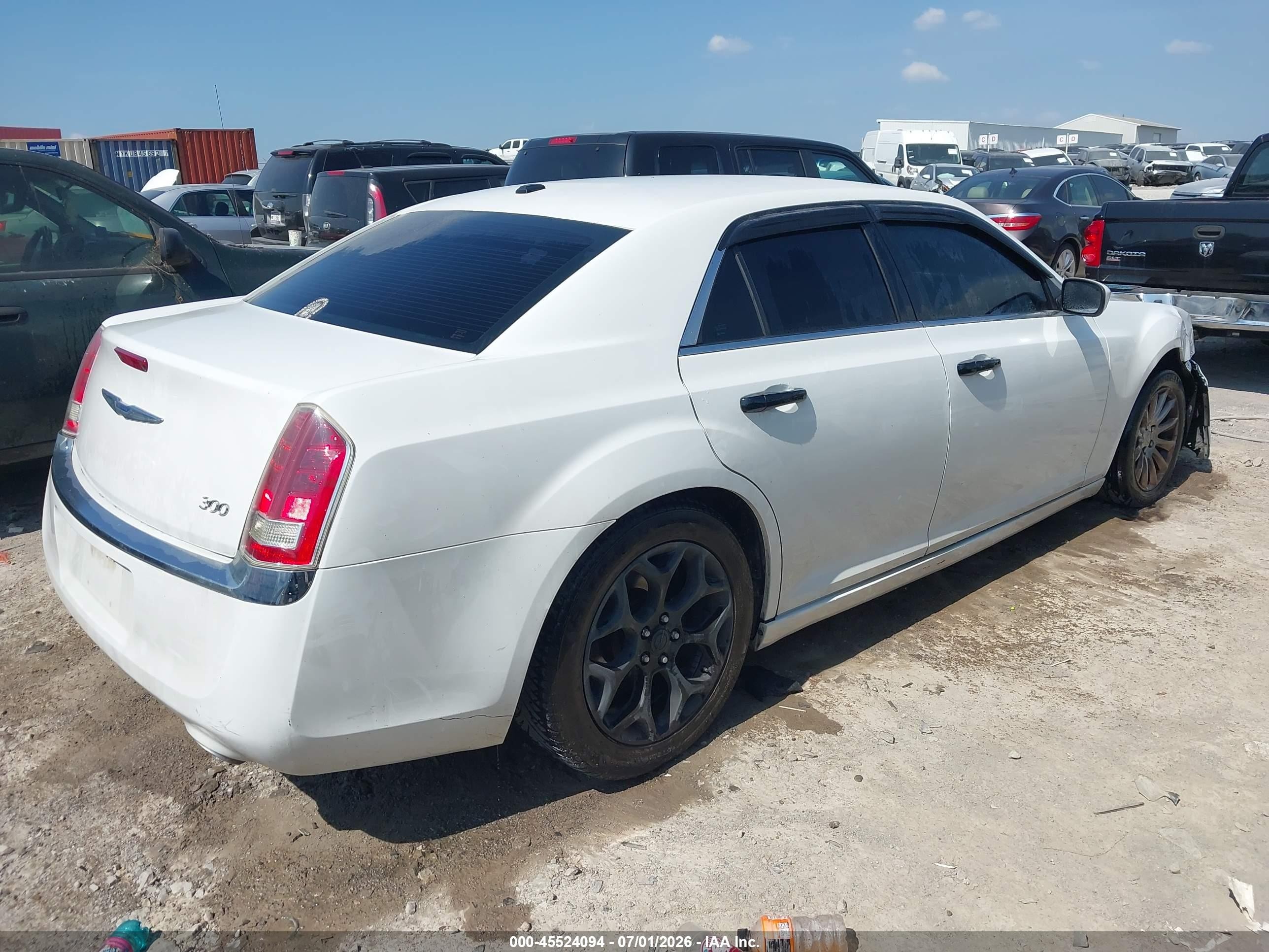 2014 Chrysler 300   Белый vin: 2C3CCAAG7EH255533