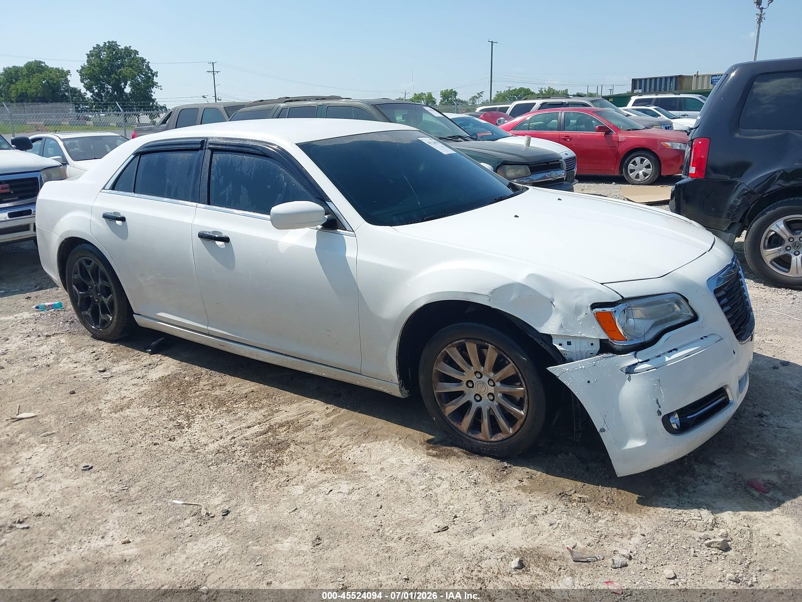 2014 Chrysler 300   Белый vin: 2C3CCAAG7EH255533