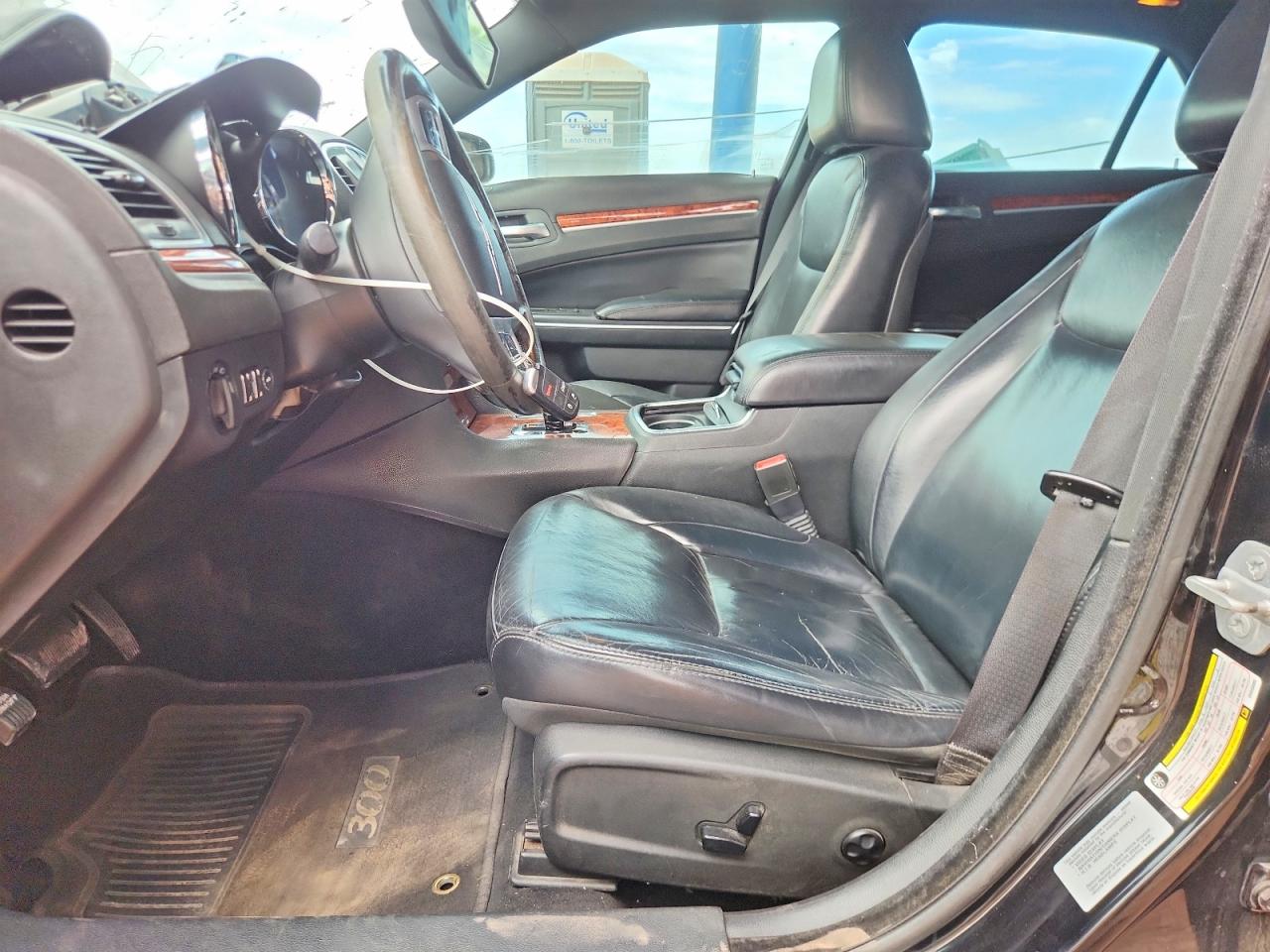 2014 Chrysler 300 Black vin: 2C3CCAAG7EH345085