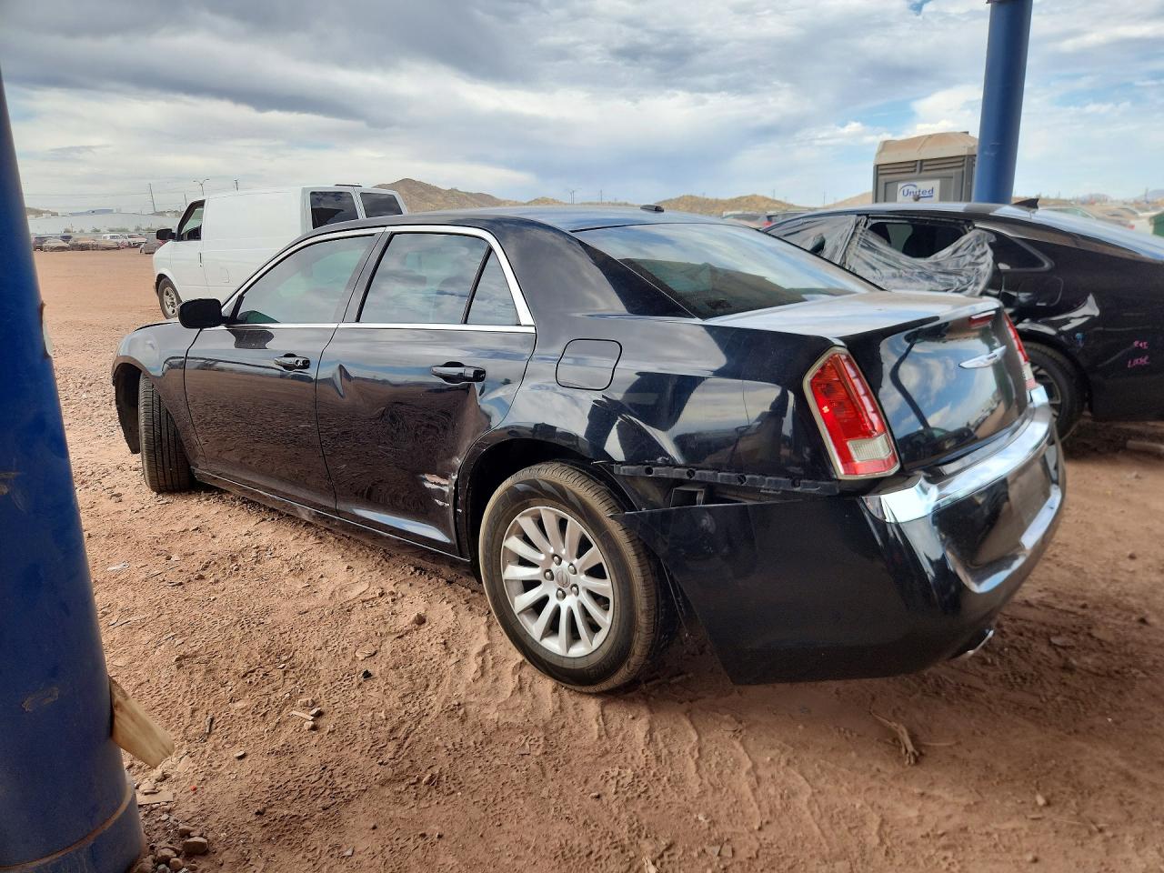 2014 Chrysler 300 Black vin: 2C3CCAAG7EH345085